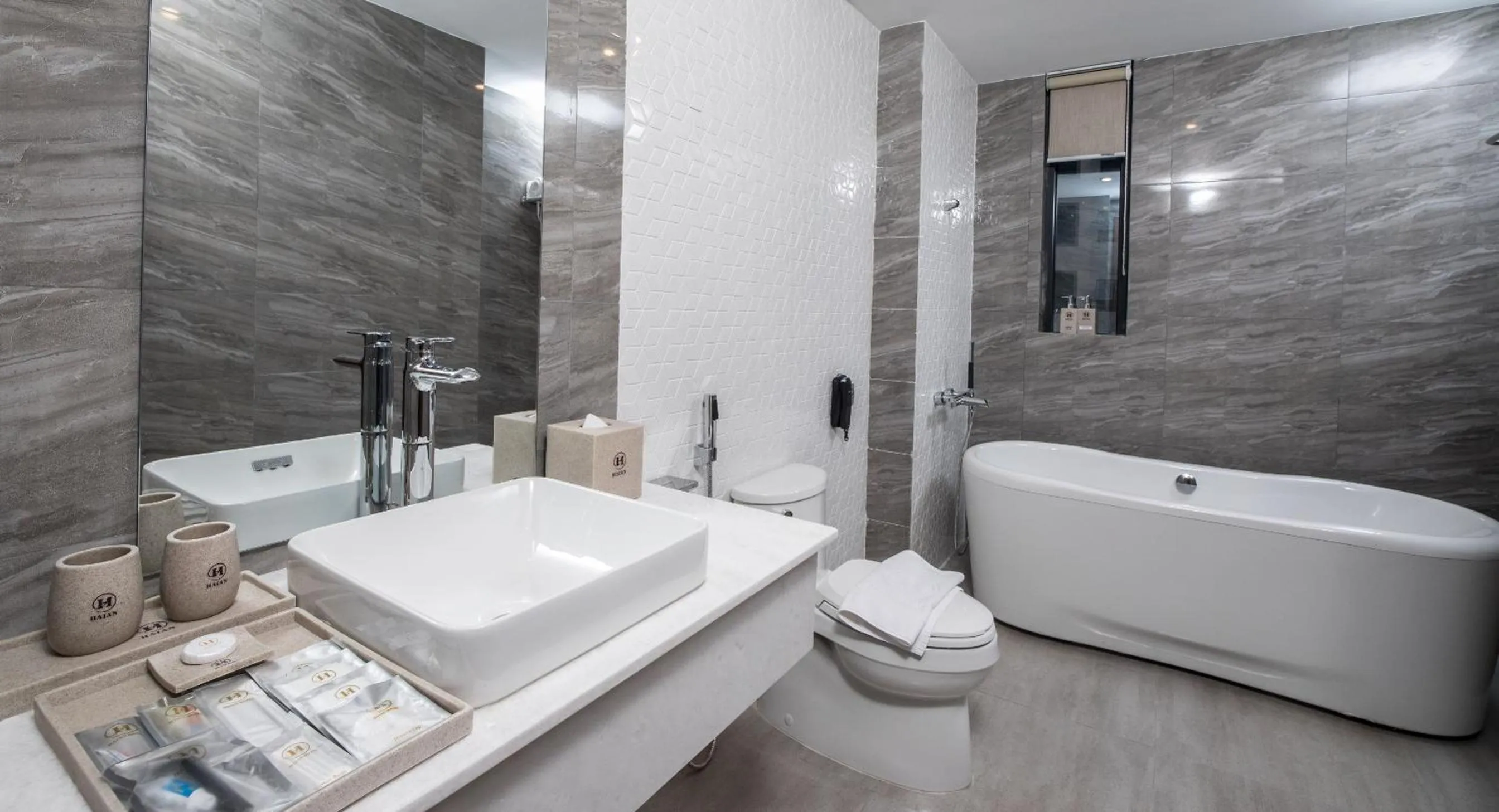 Shower in HAIAN Beach Hotel & Spa