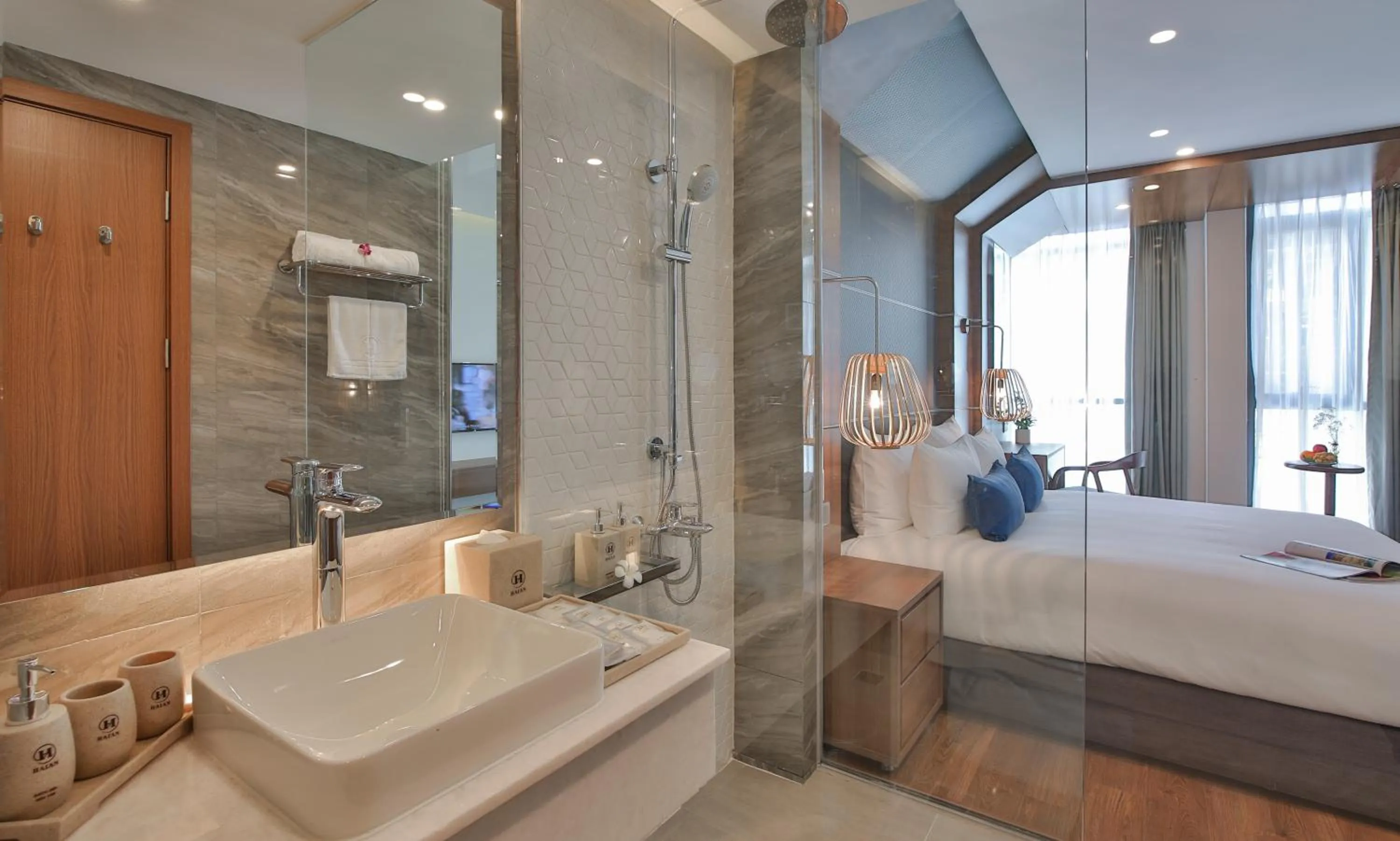 Bathroom, Bed in HAIAN Beach Hotel & Spa