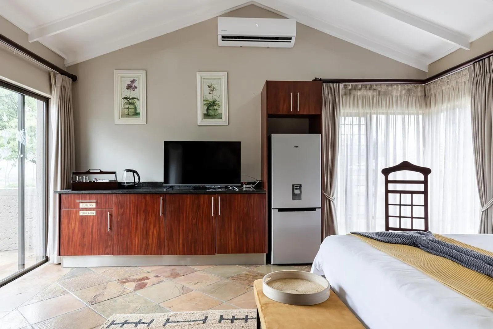 Bed in Matumi Golf Lodge