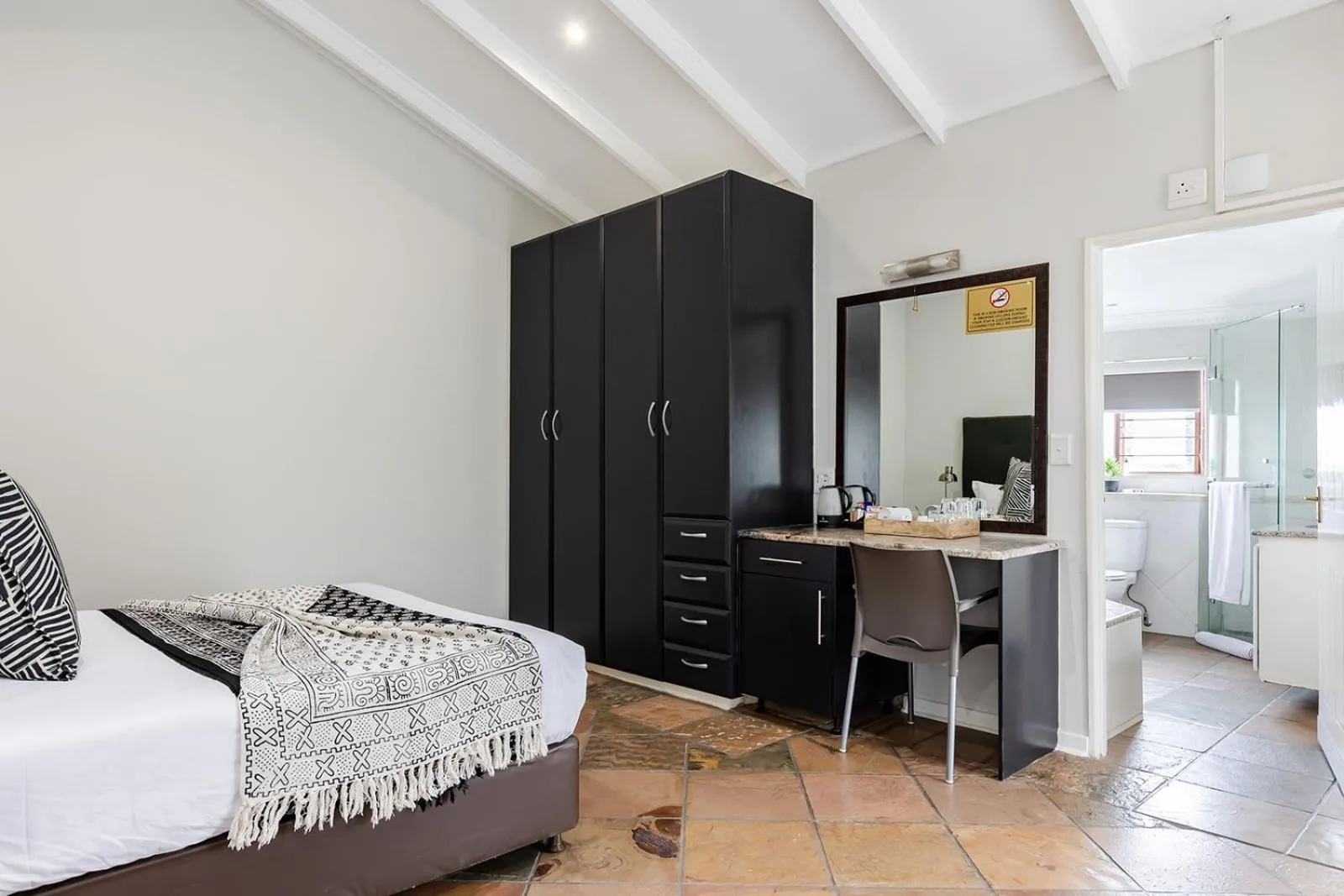 Bed in Matumi Golf Lodge