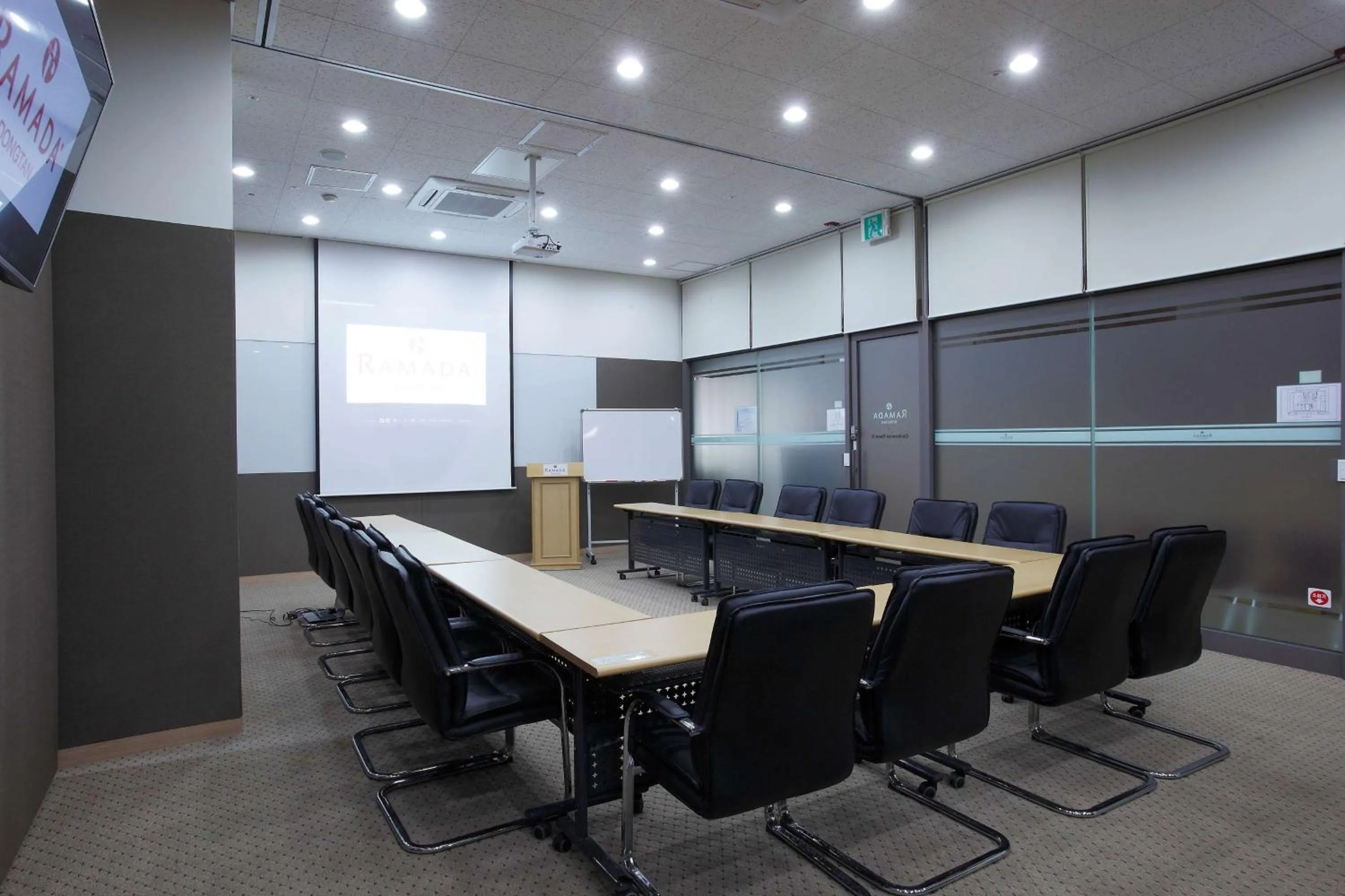 Meeting/conference room in Ramada by Wyndham Dongtan