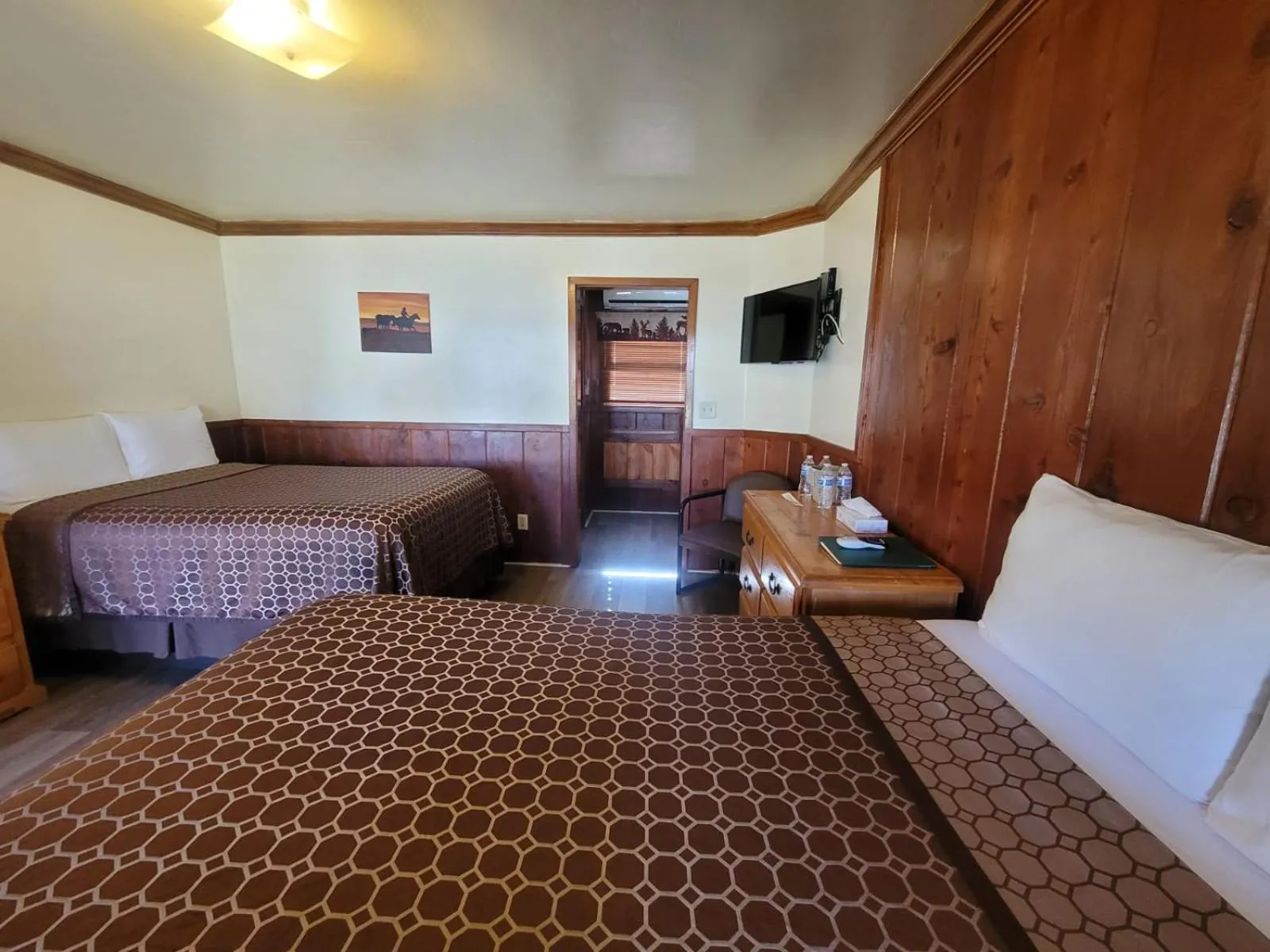 Bed in Kernville Inn