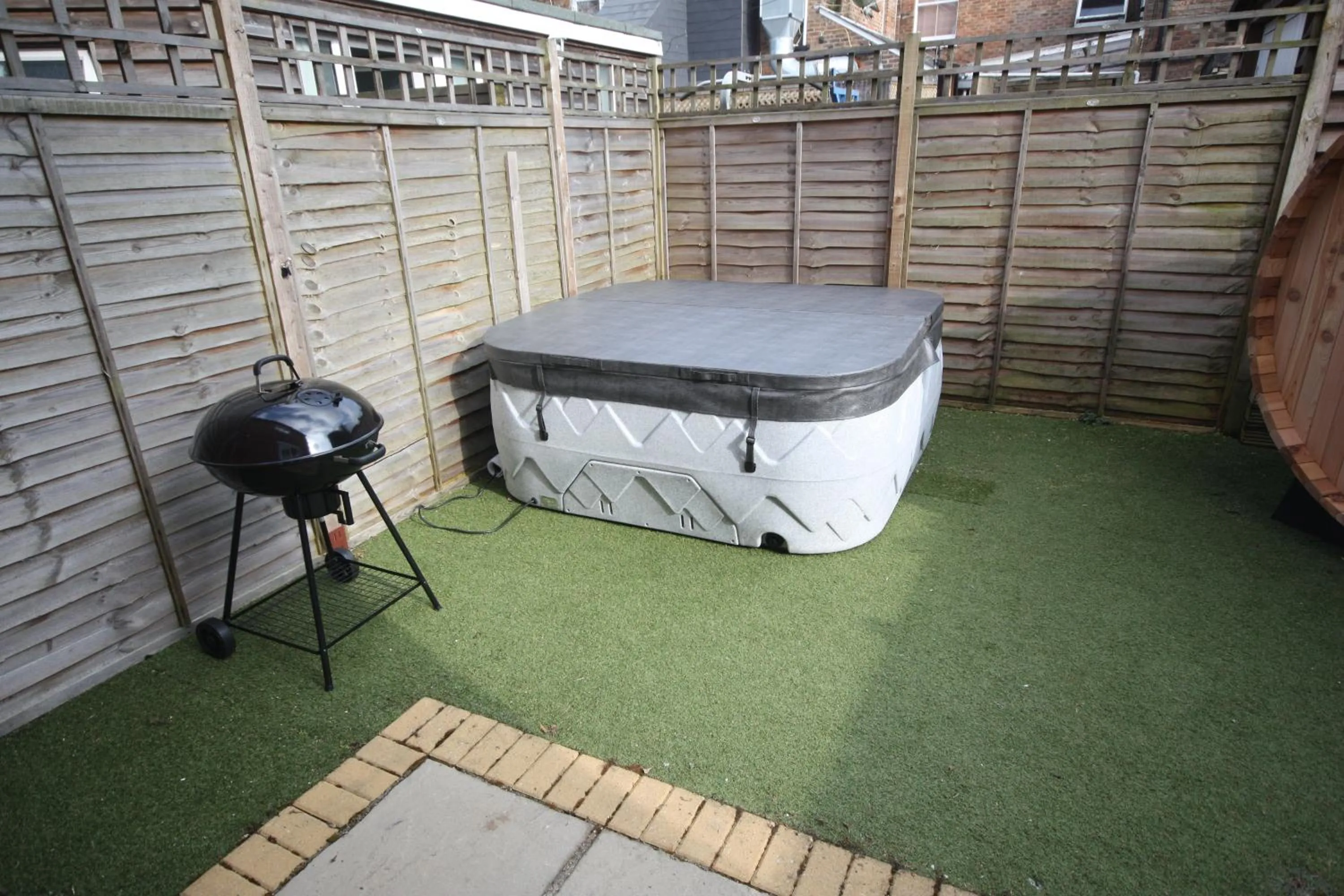 BBQ facilities in Holiday Home Hot Tub & Sauna