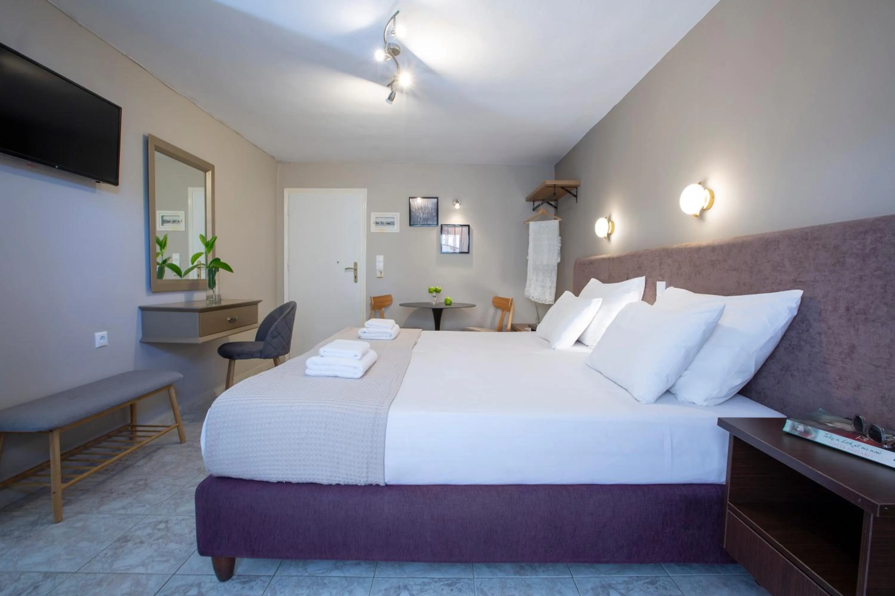 Bed in Athina résidence