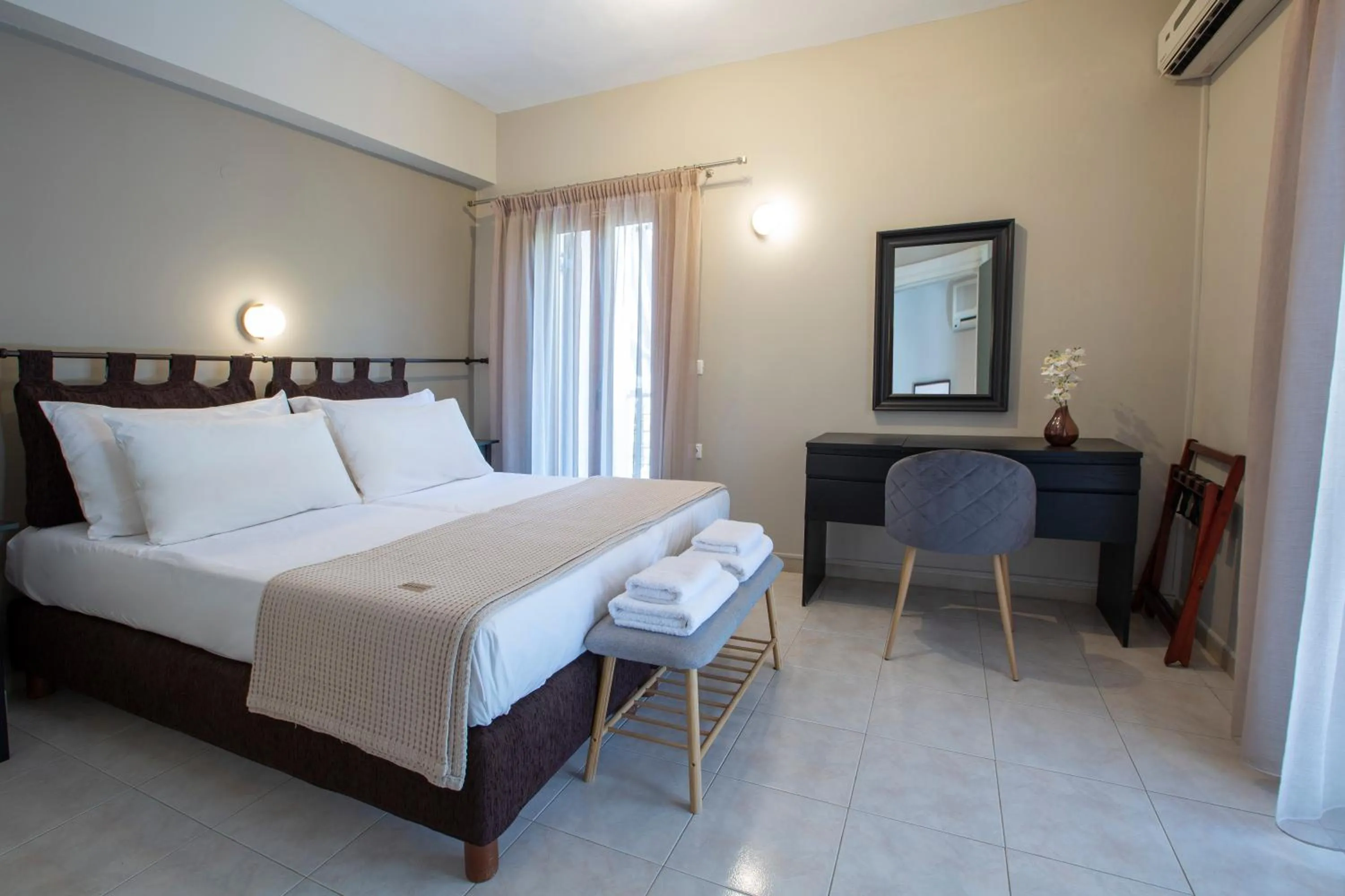 Bed in Athina résidence