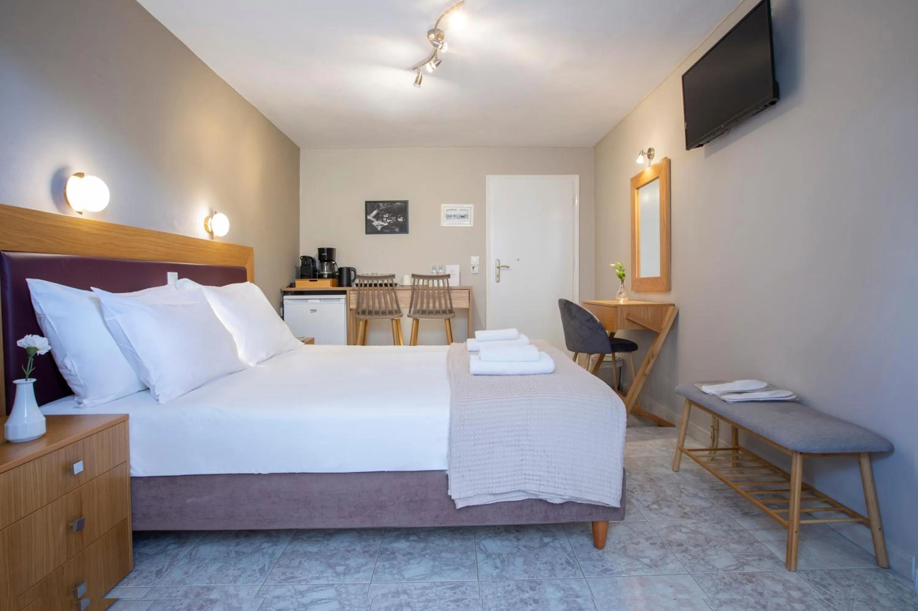 Bed in Athina résidence