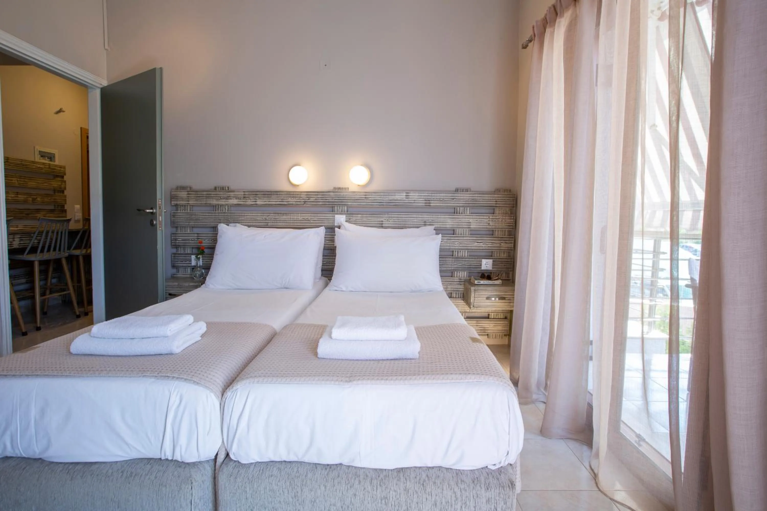 Bed in Athina résidence