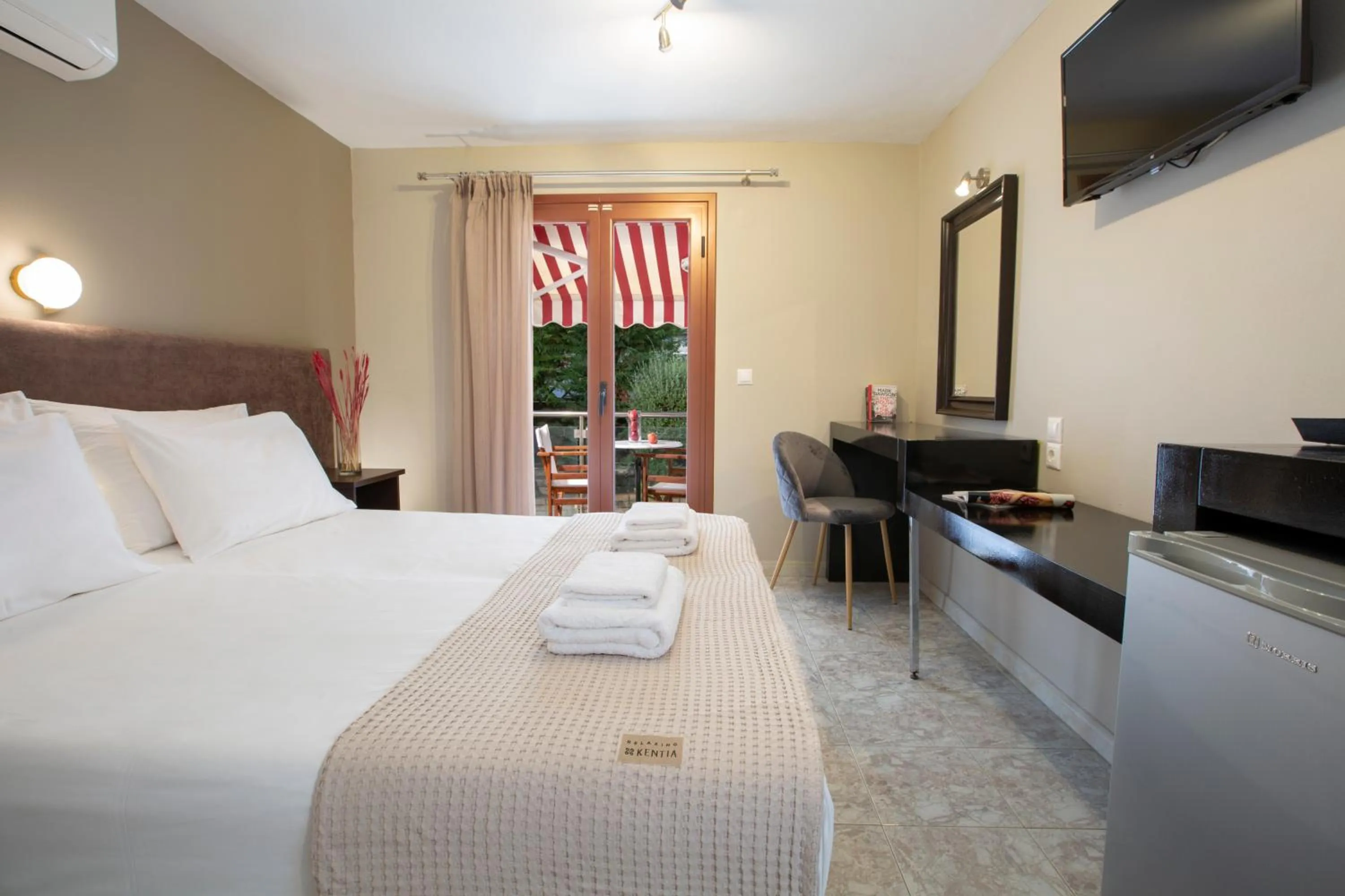 Bed in Athina résidence