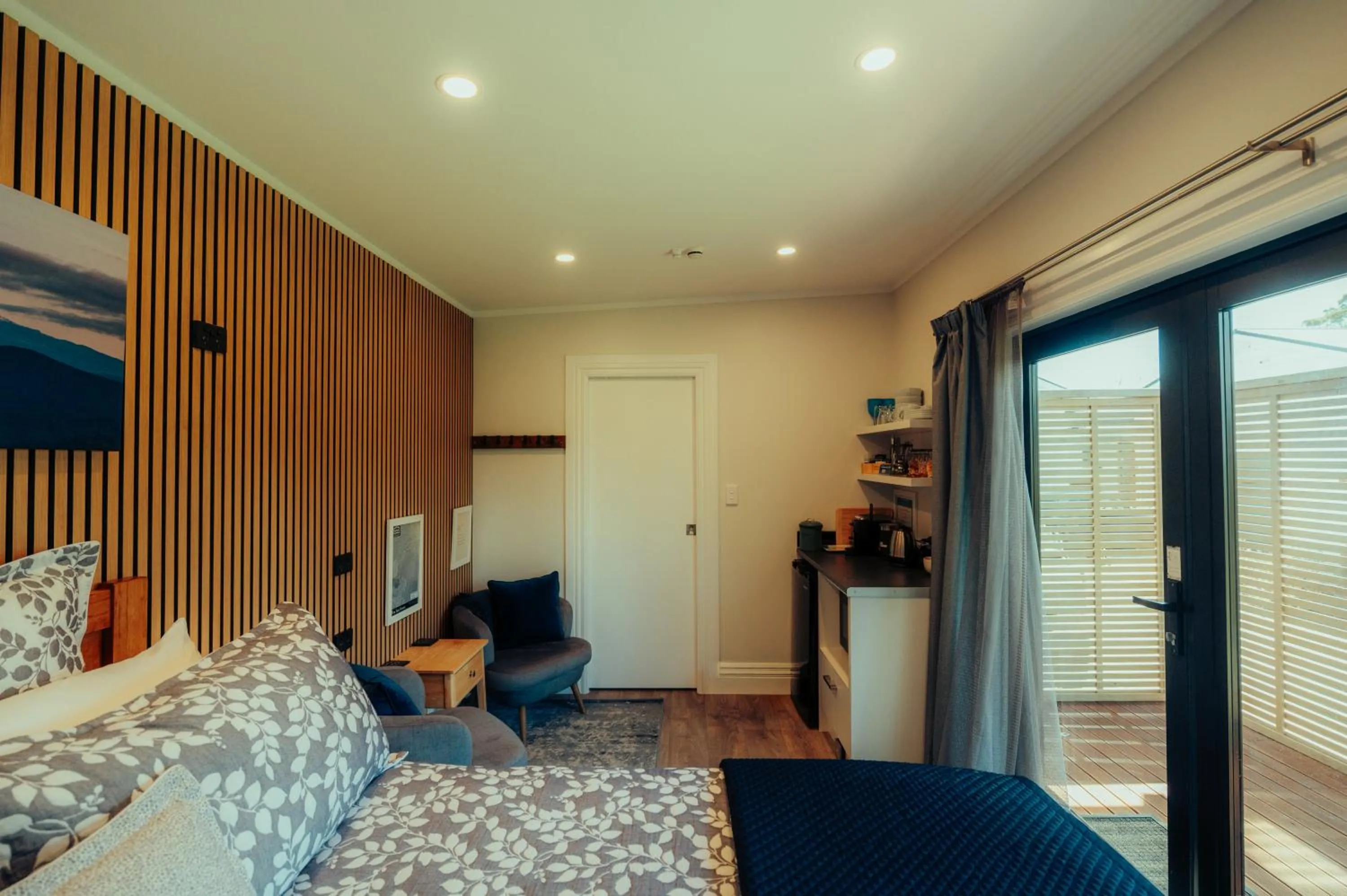 Kitchen or kitchenette, Bed in Two Rivers Ohakune - Boutique Bed and Breakfast