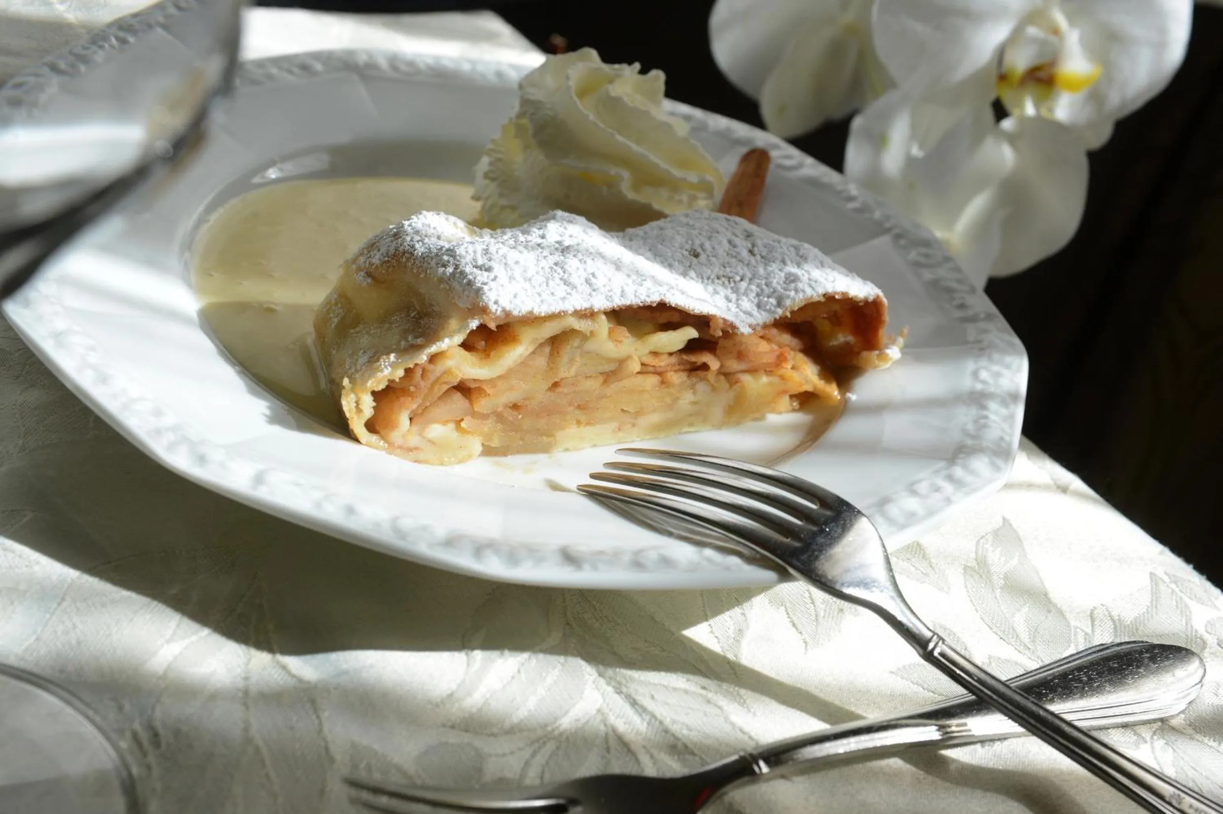 Food and drinks in Cimon Dolomites Hotel