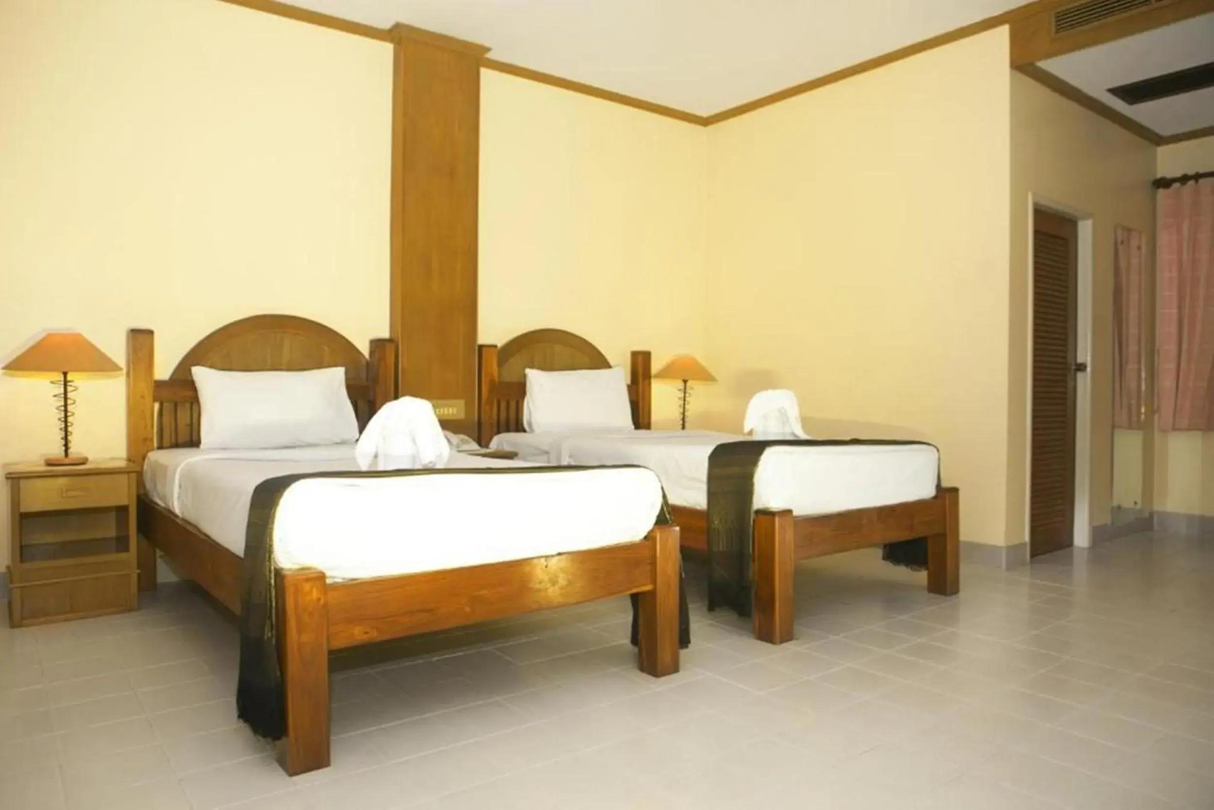 Superior Twin Room in Patong Palace Hotel - SHA Extra Plus Superior Twin Room in Patong Palace Hotel - SHA Extra Plus