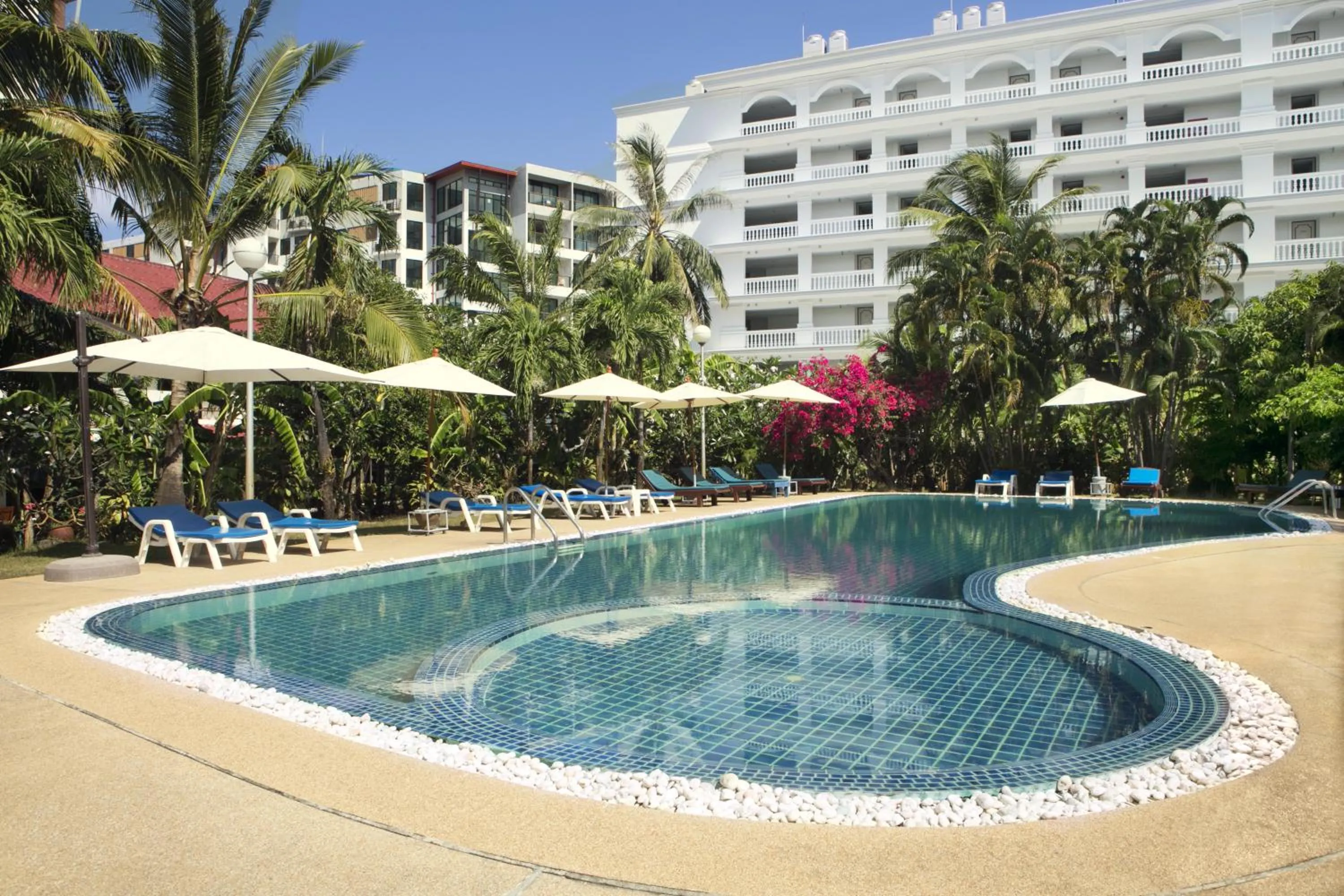Swimming pool in Patong Palace Hotel - SHA Extra Plus