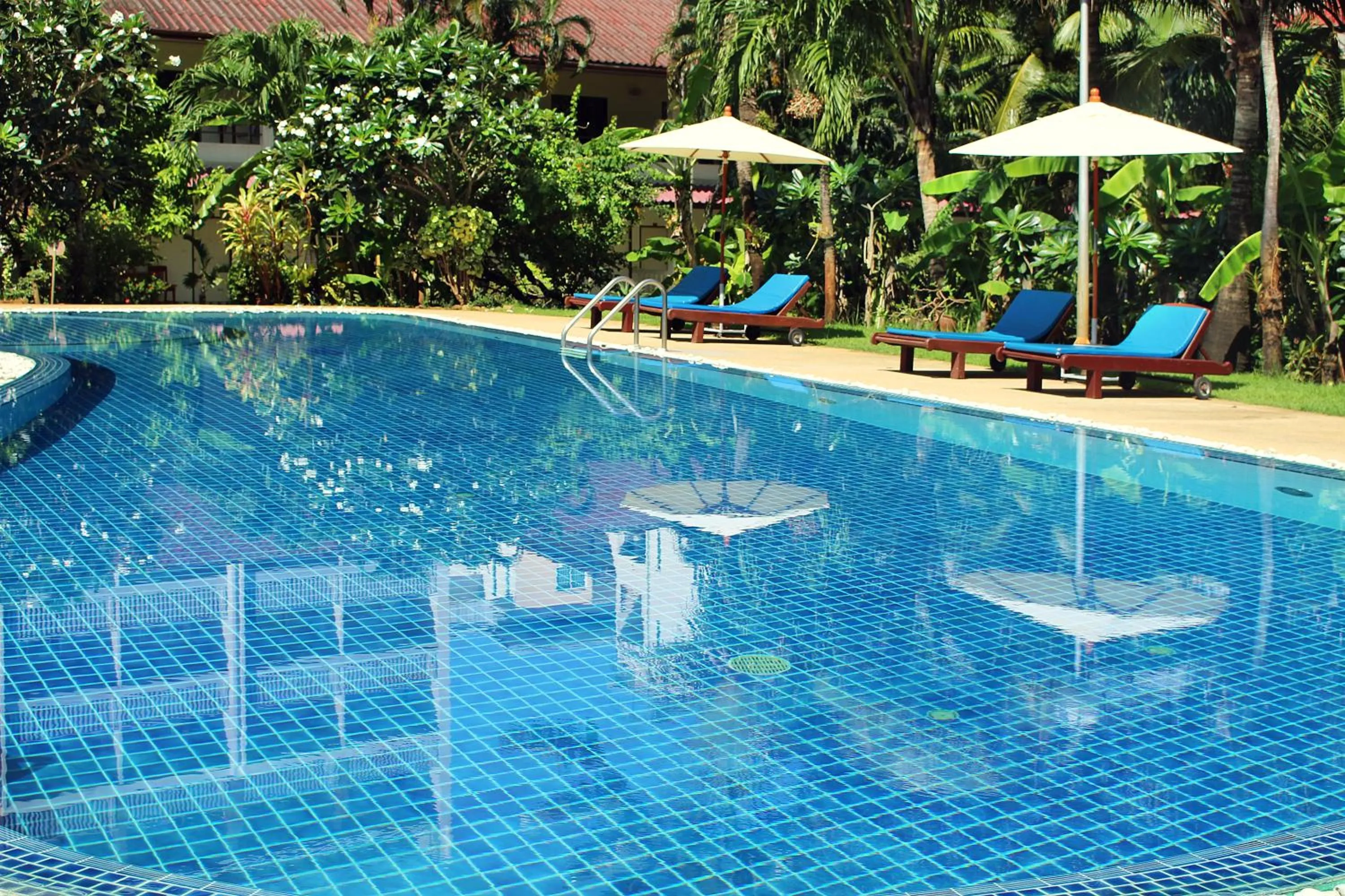 Swimming pool in Patong Palace Hotel - SHA Extra Plus