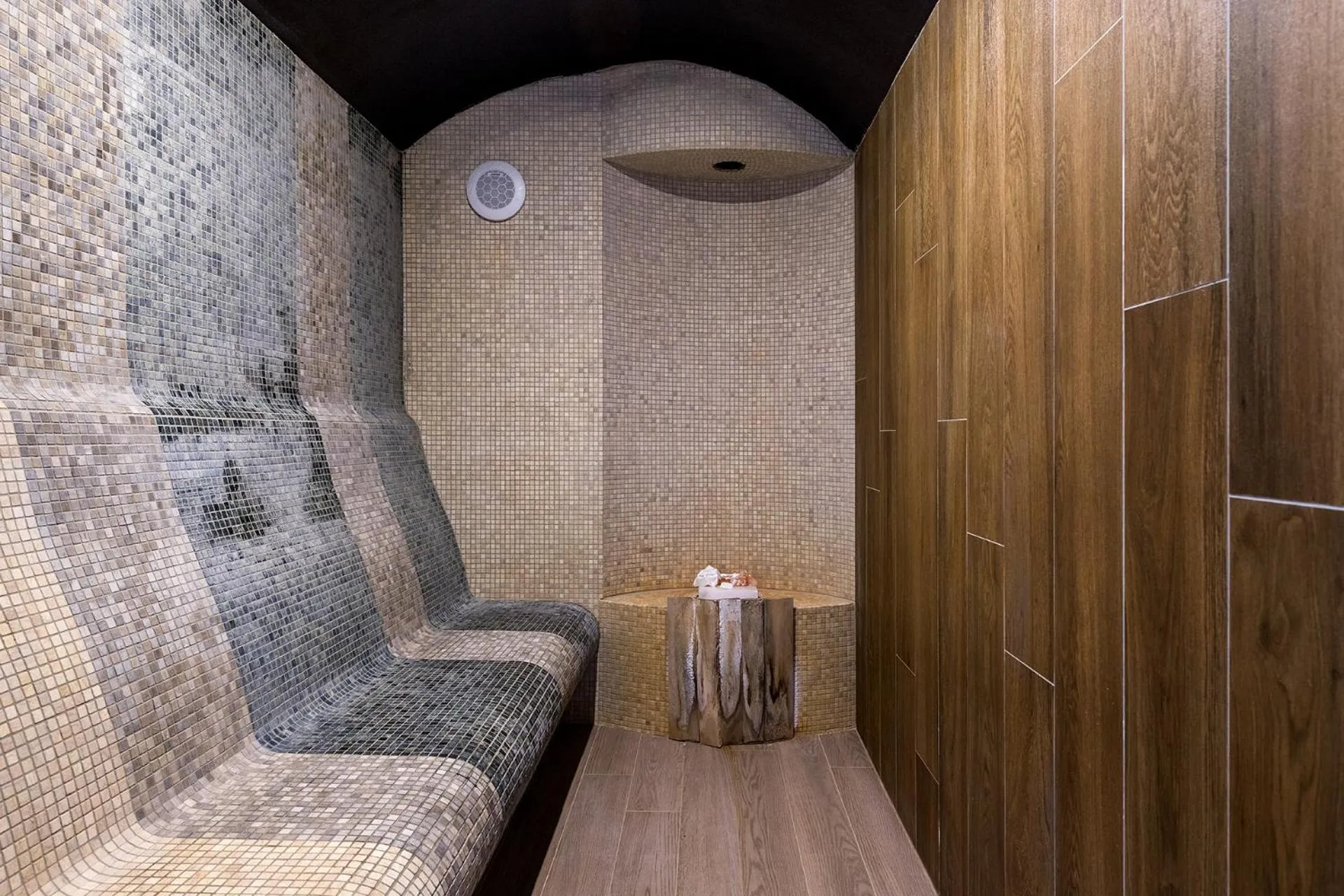 Spa and wellness centre/facilities in HOTEL PECR DEEP