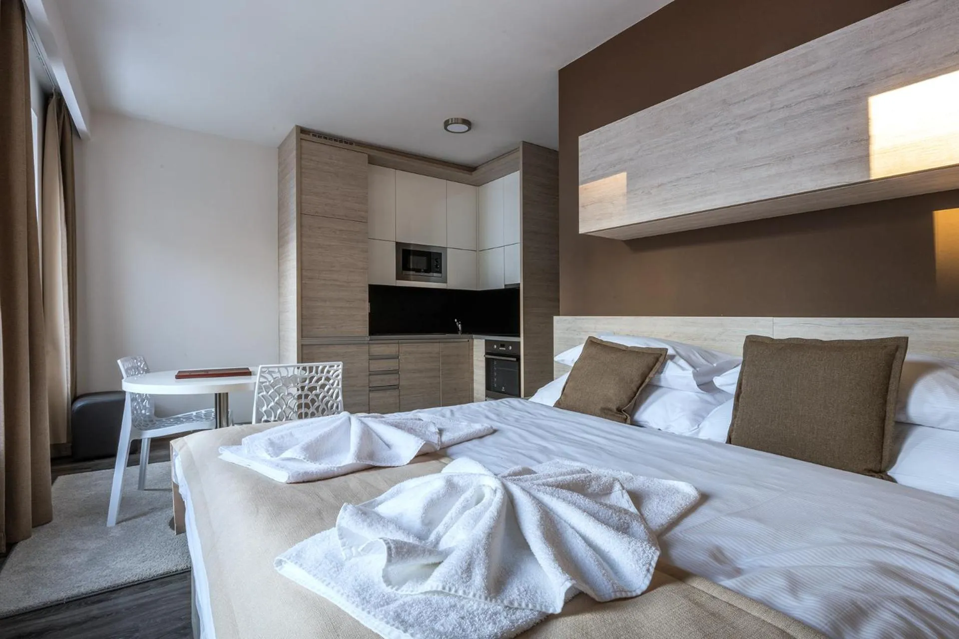 Living room, Bed in HOTEL PECR DEEP