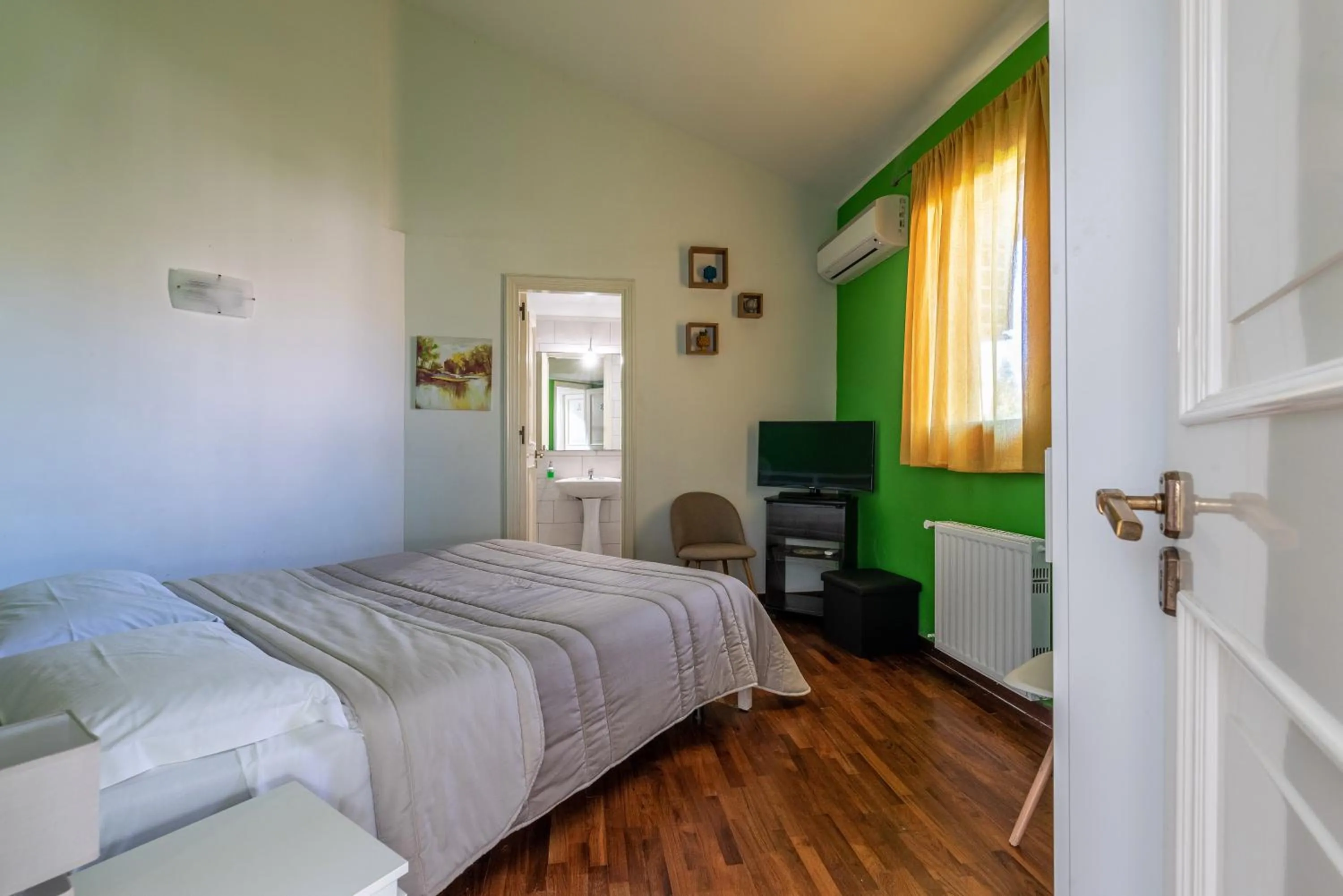 Bed in Bouganville Home Mondello