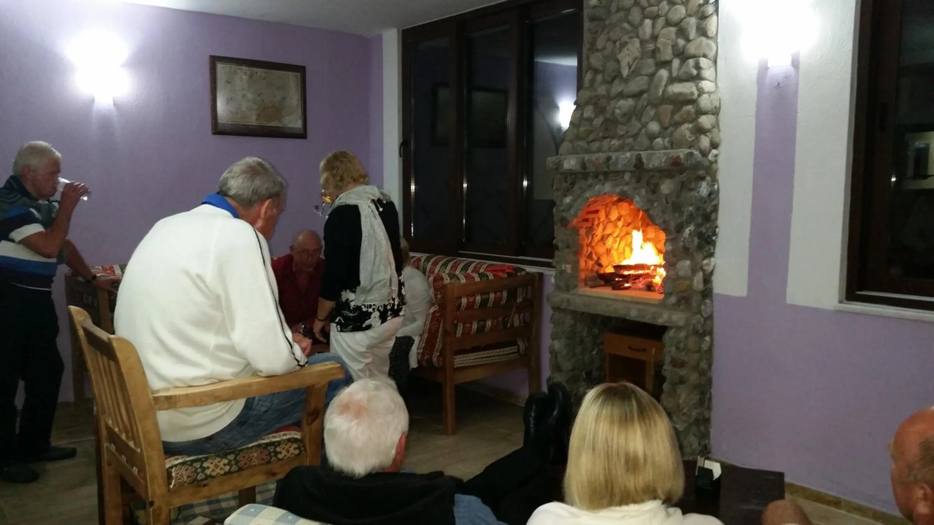 Communal lounge/ TV room in Hotel Riverside