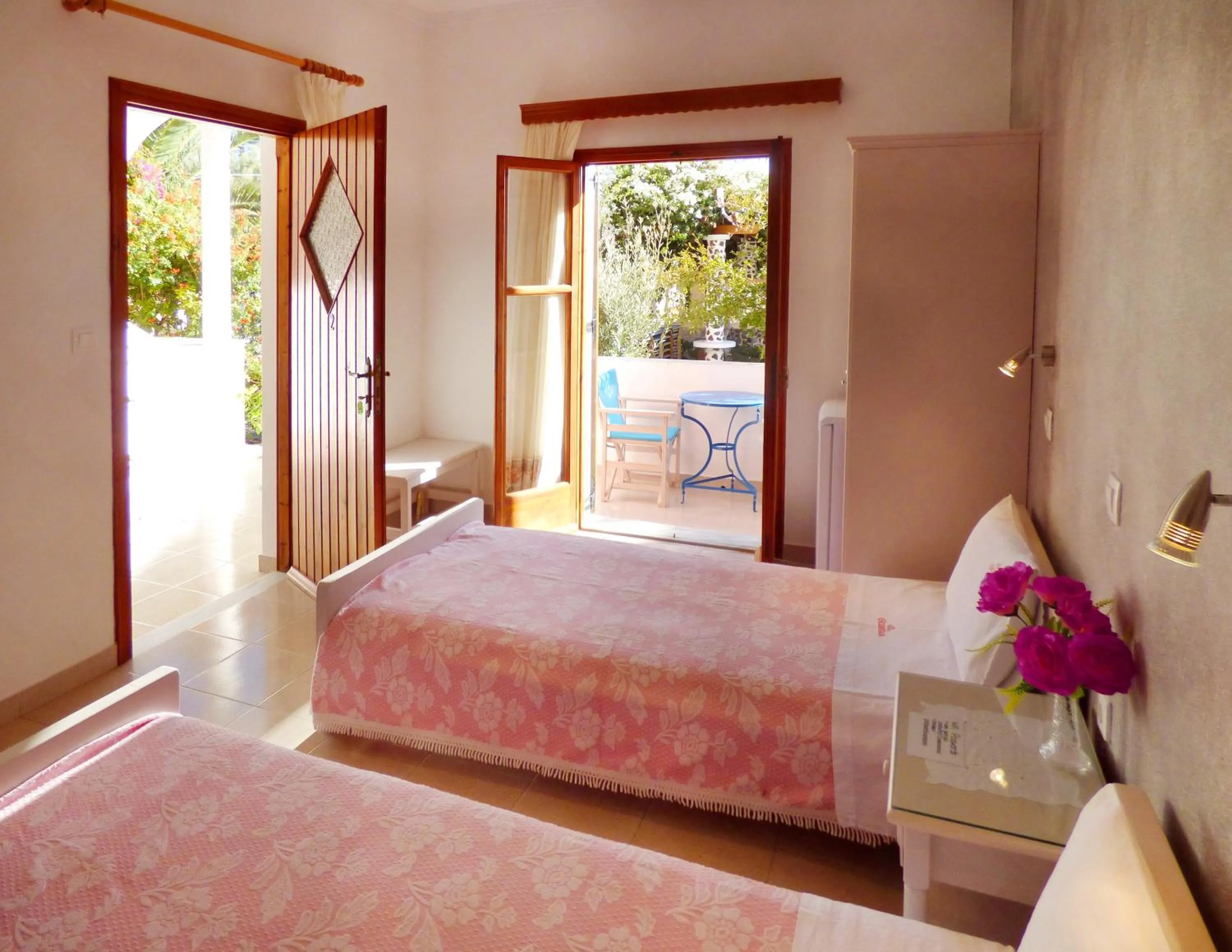 Photo of the whole room, Bed in Villa Georgia