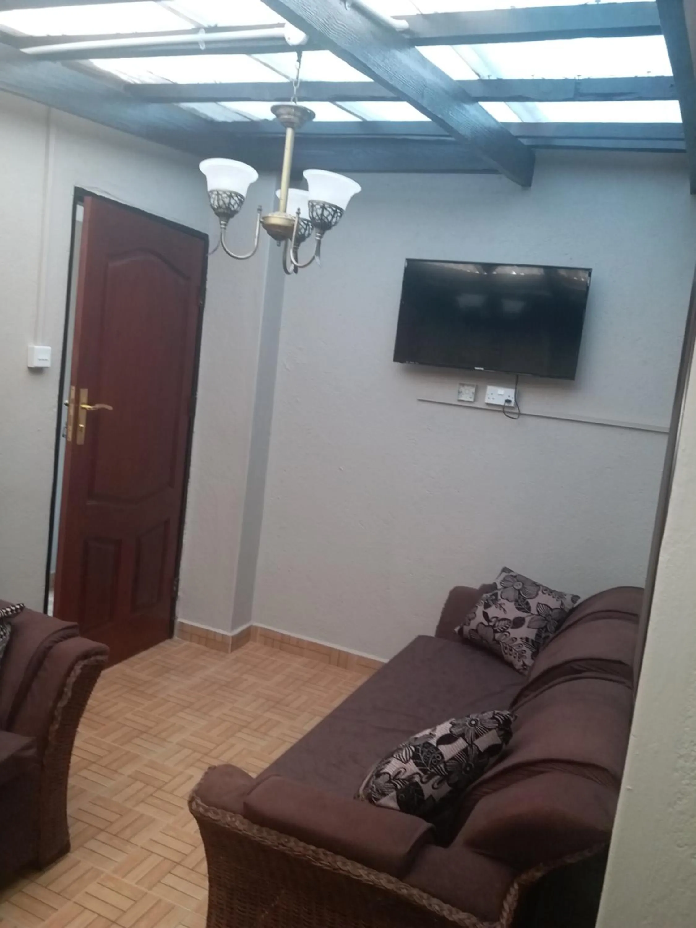 Seating area in Avon Apartments