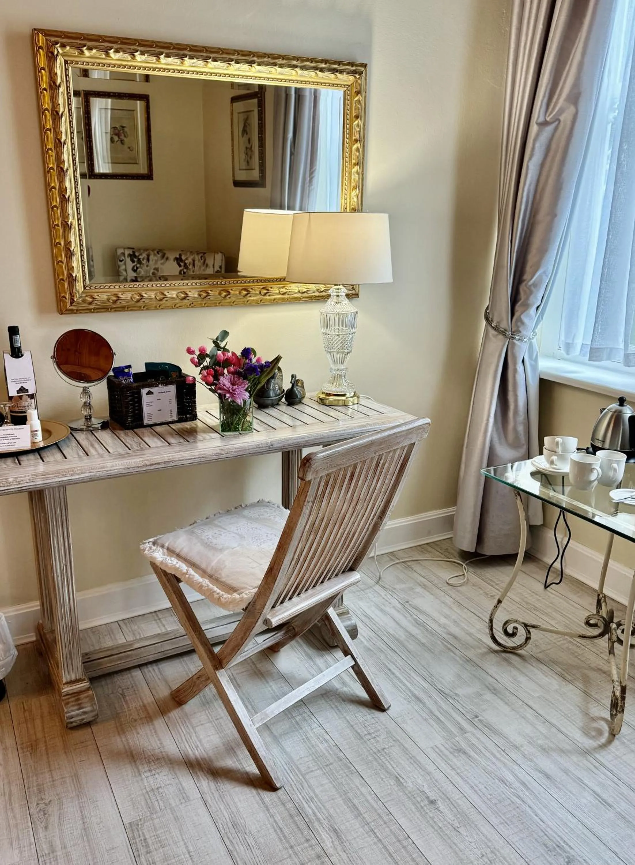 Seating area in Le Manoir de Brendel