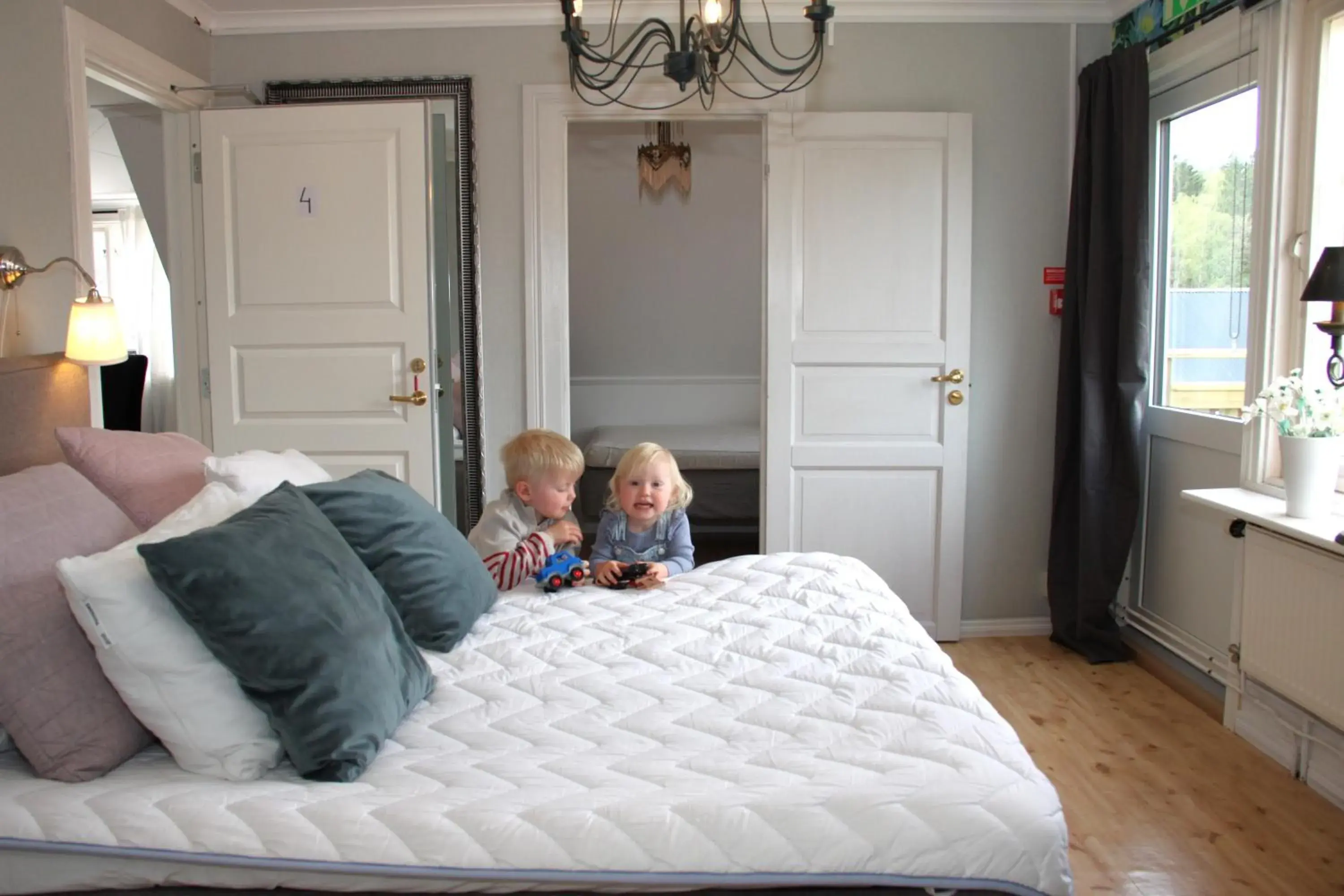 Quadruple Room with Shared Bathroom in Älgbergets Bed & Breakfast Quadruple Room with Shared Bathroom in Älgbergets Bed & Breakfast