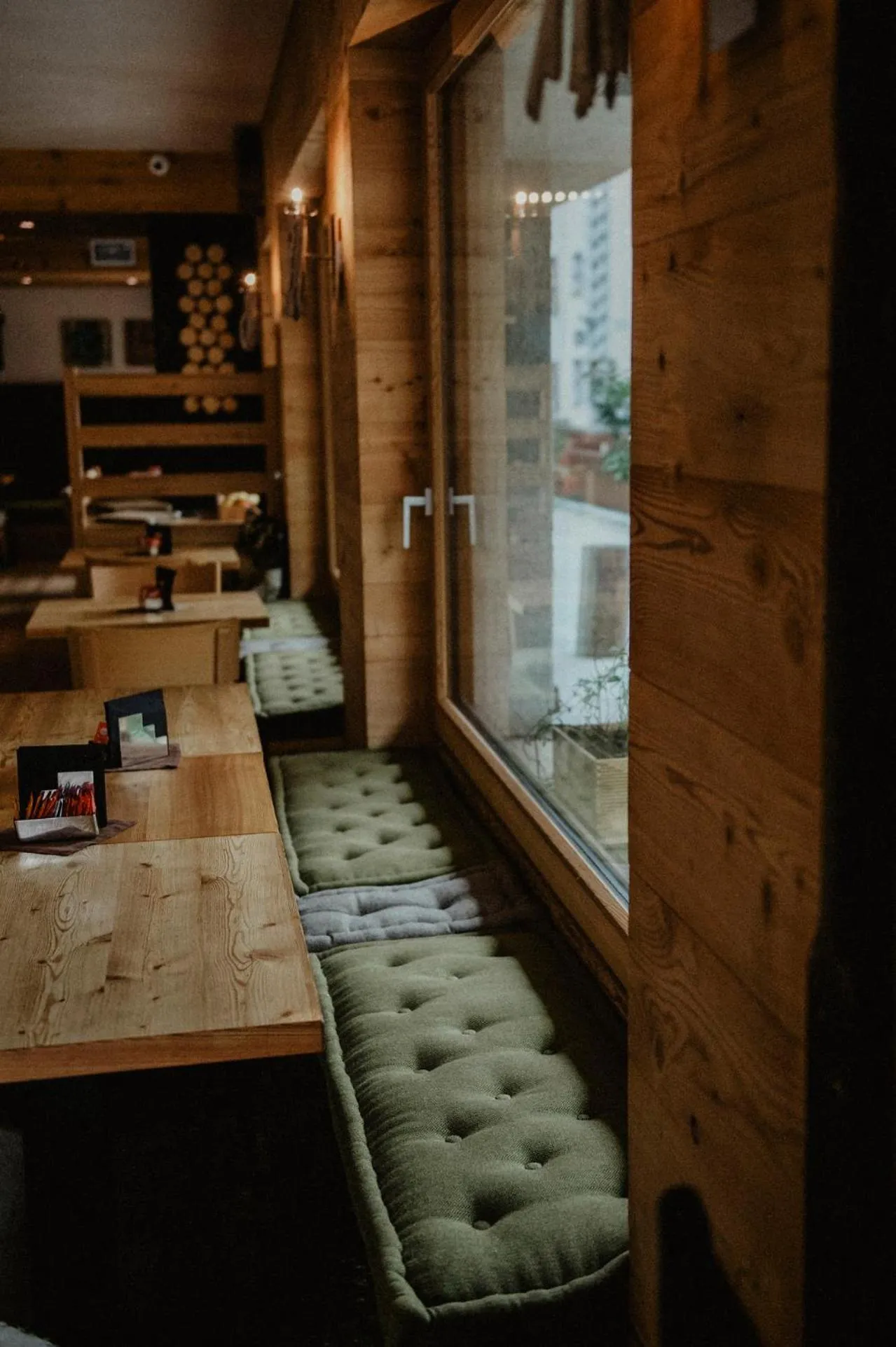 Communal lounge/ TV room in Hotel Larice
