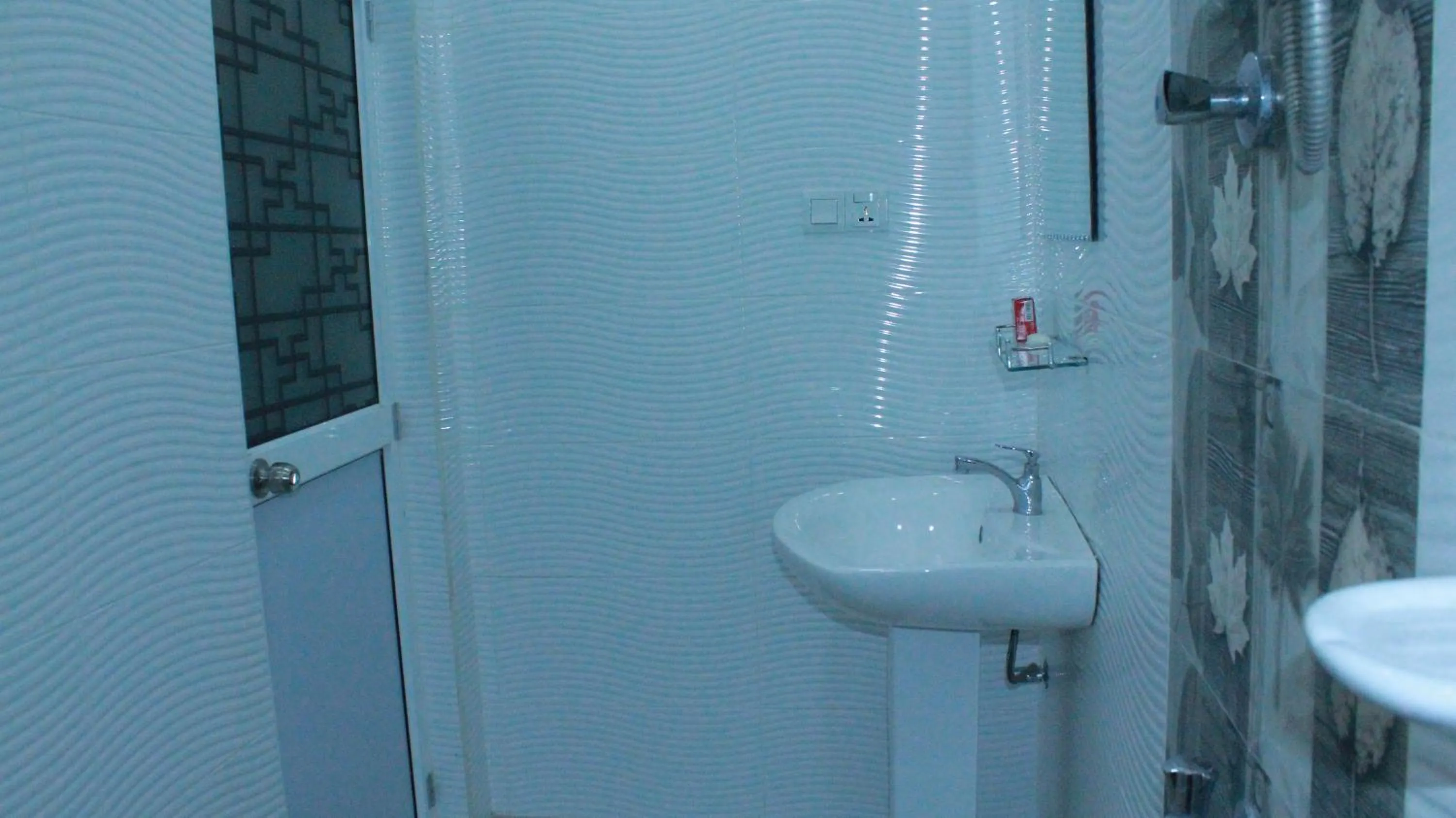 Bathroom in Lavender Home Yala Safari