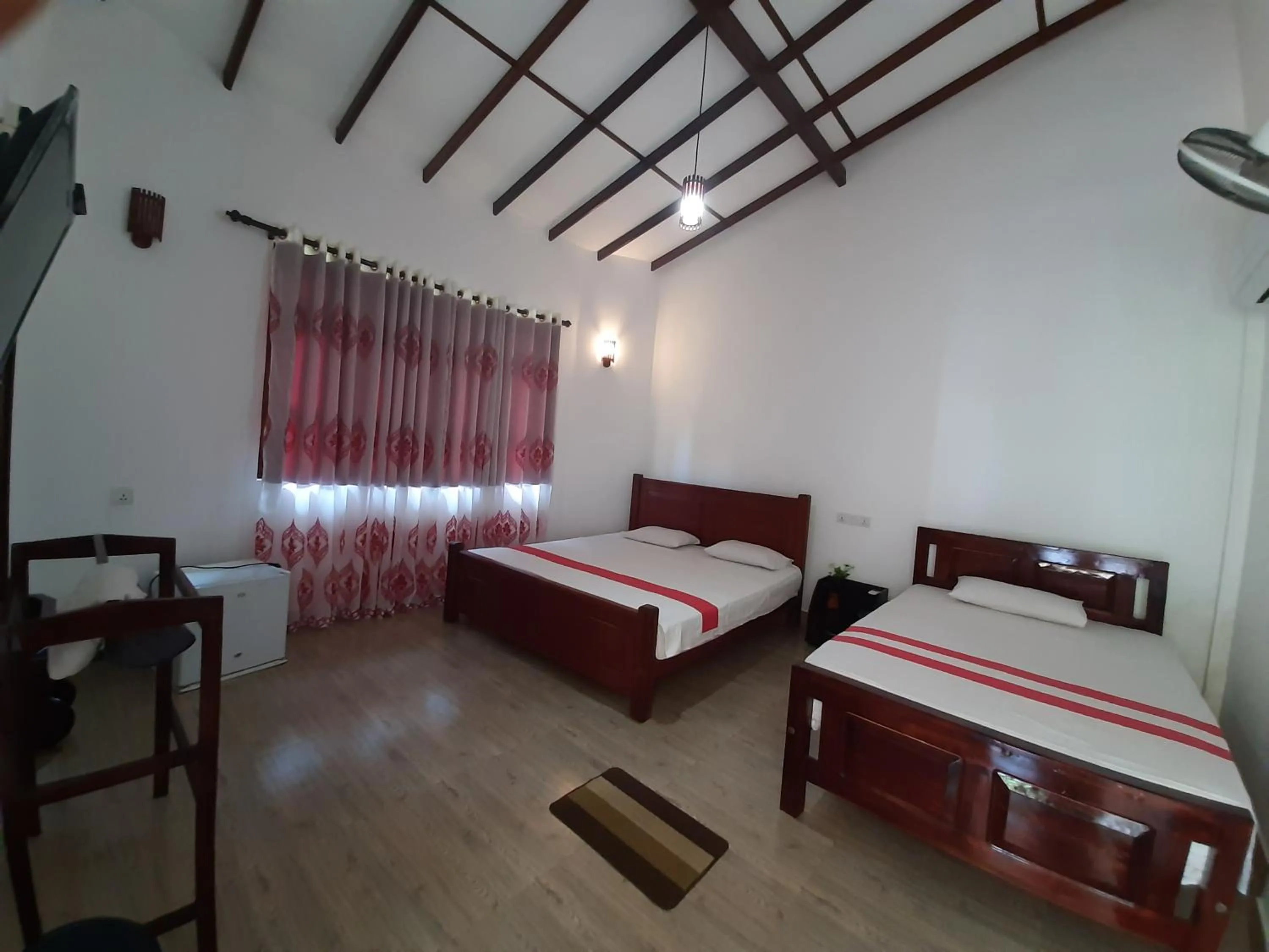 Photo of the whole room, Bed in Lavender Home Yala Safari