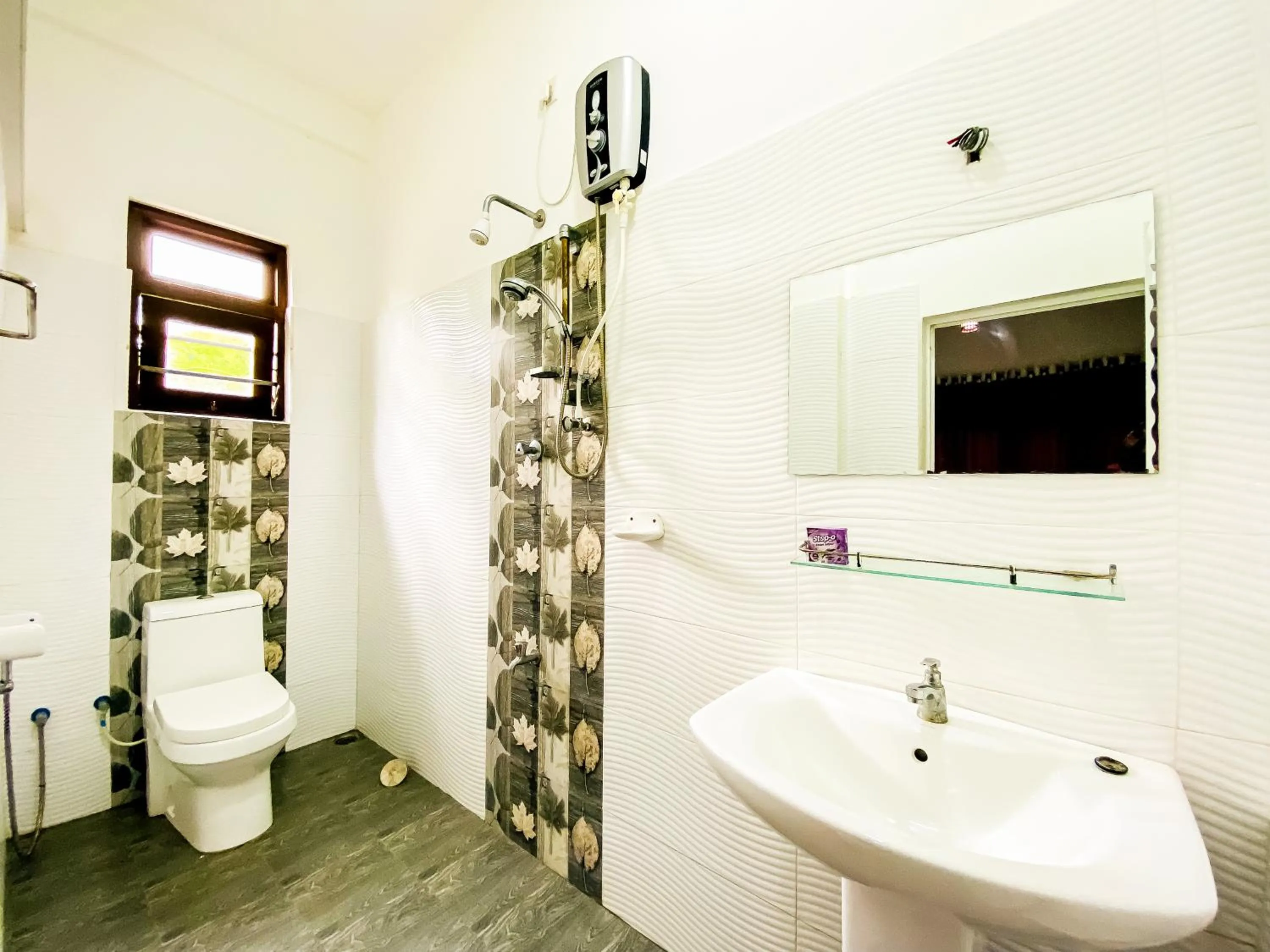 Bathroom in Lavender Home Yala Safari