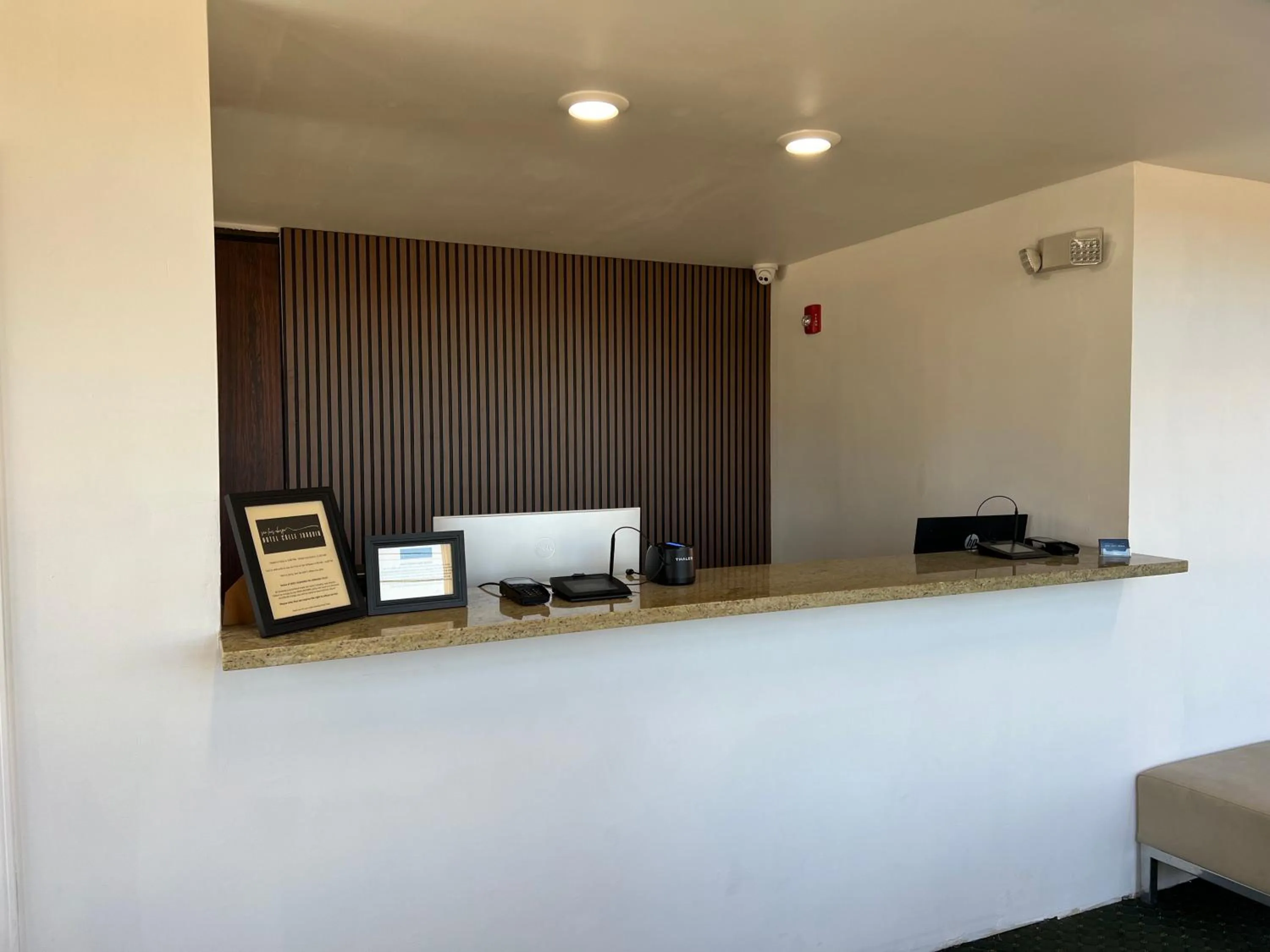 Lobby or reception in Hotel Calle Joaquin - San Luis Obispo