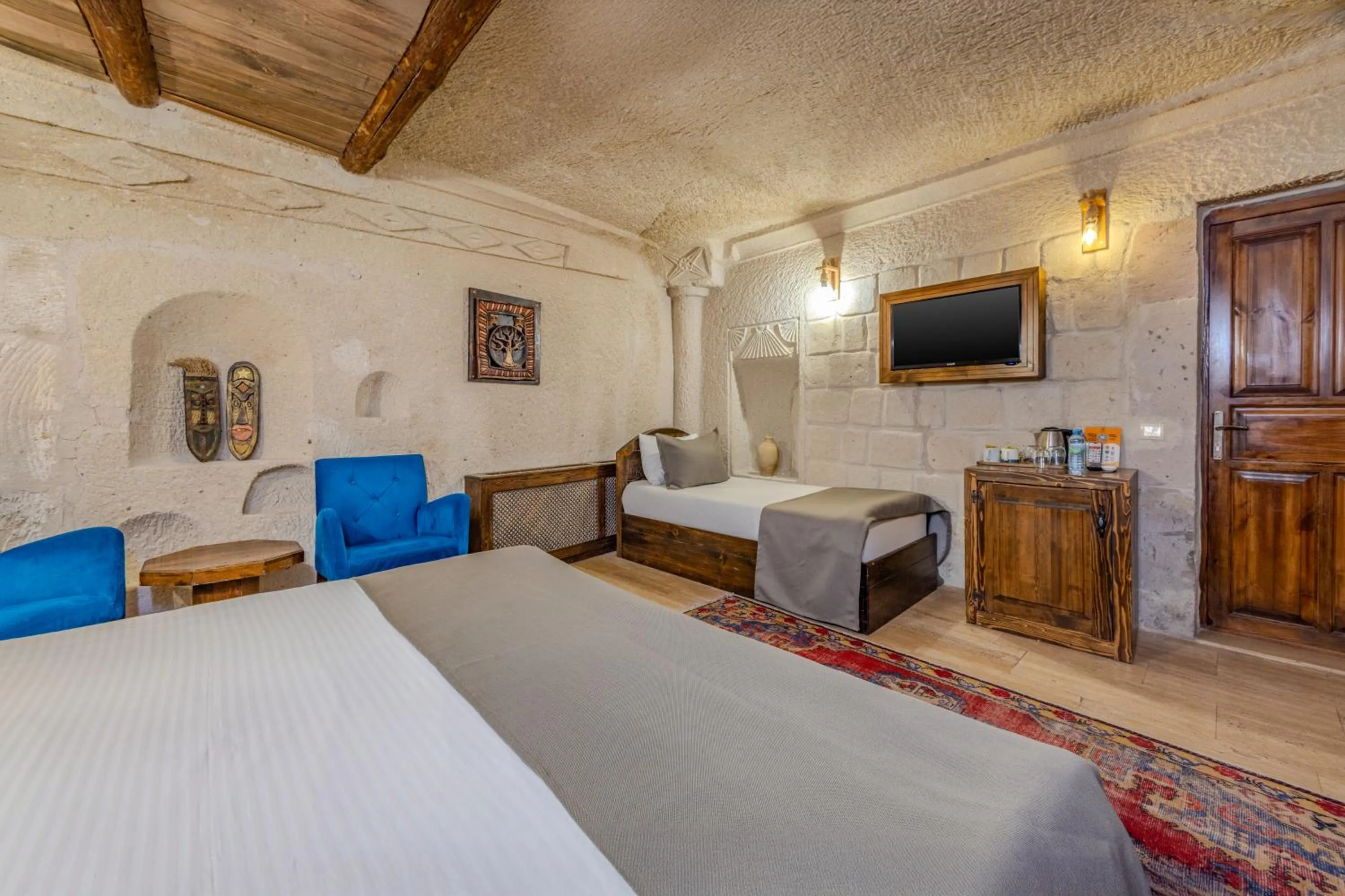 TV and multimedia, Bed in Castle Cave Hotel