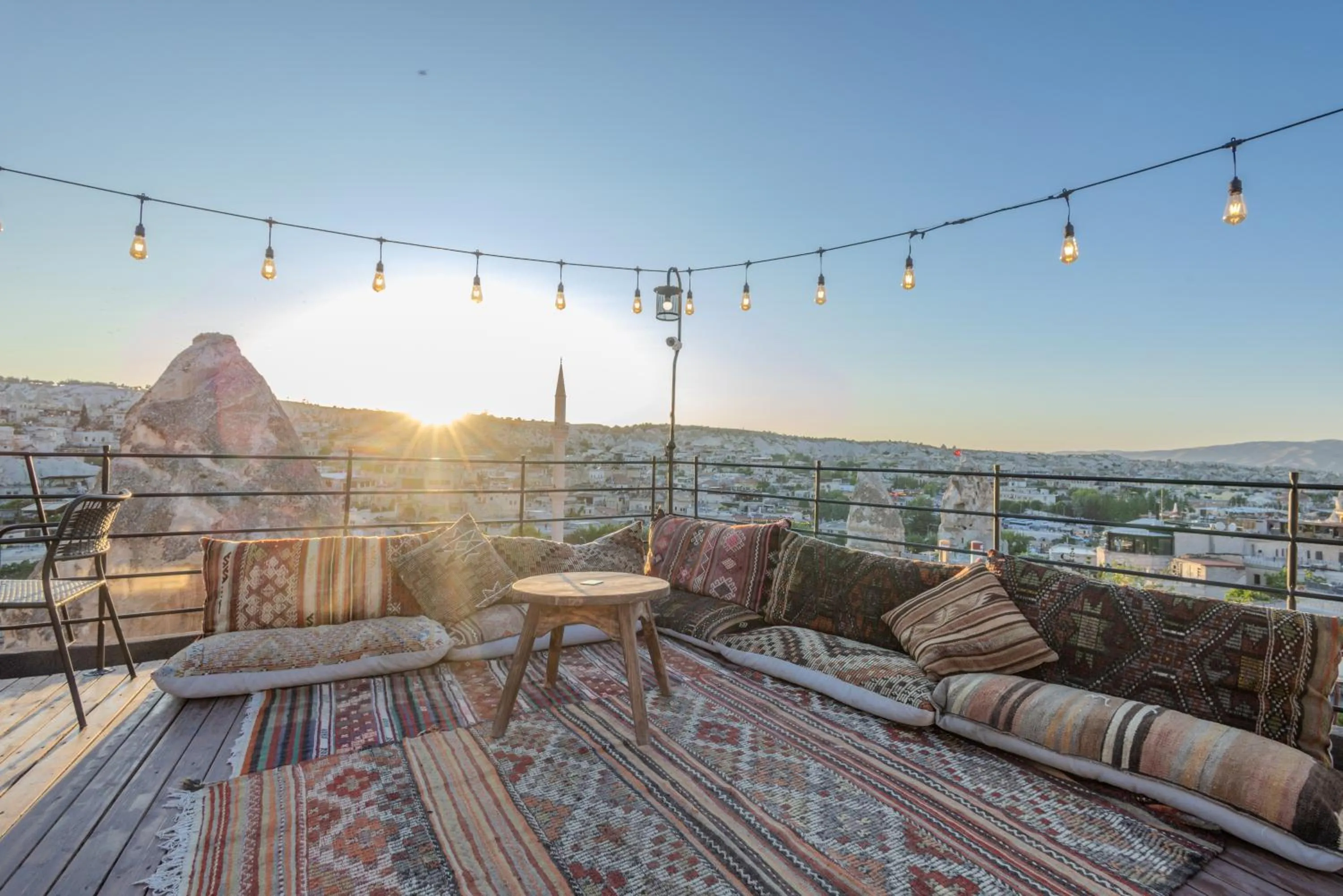 Restaurant/places to eat in Castle Cave Hotel