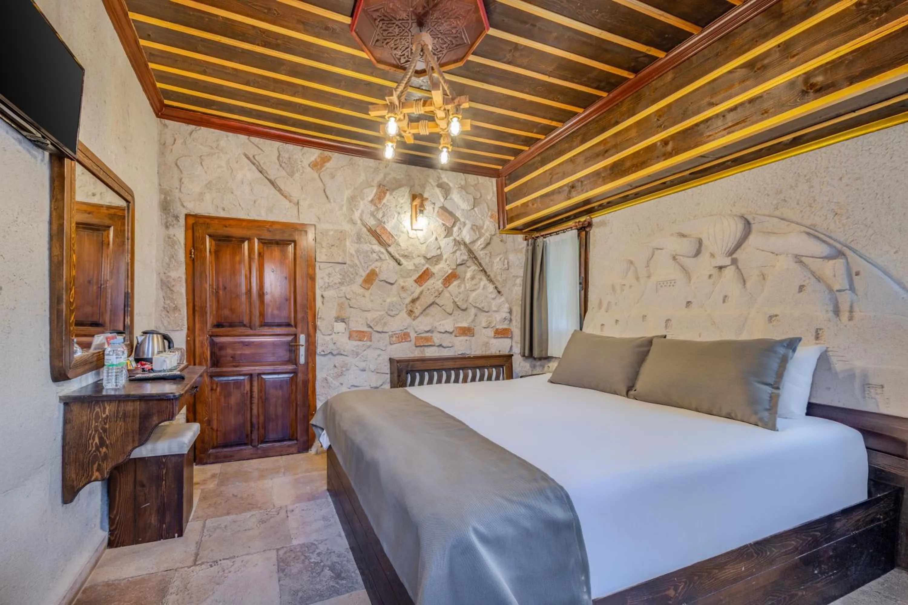 Bed in Castle Cave Hotel