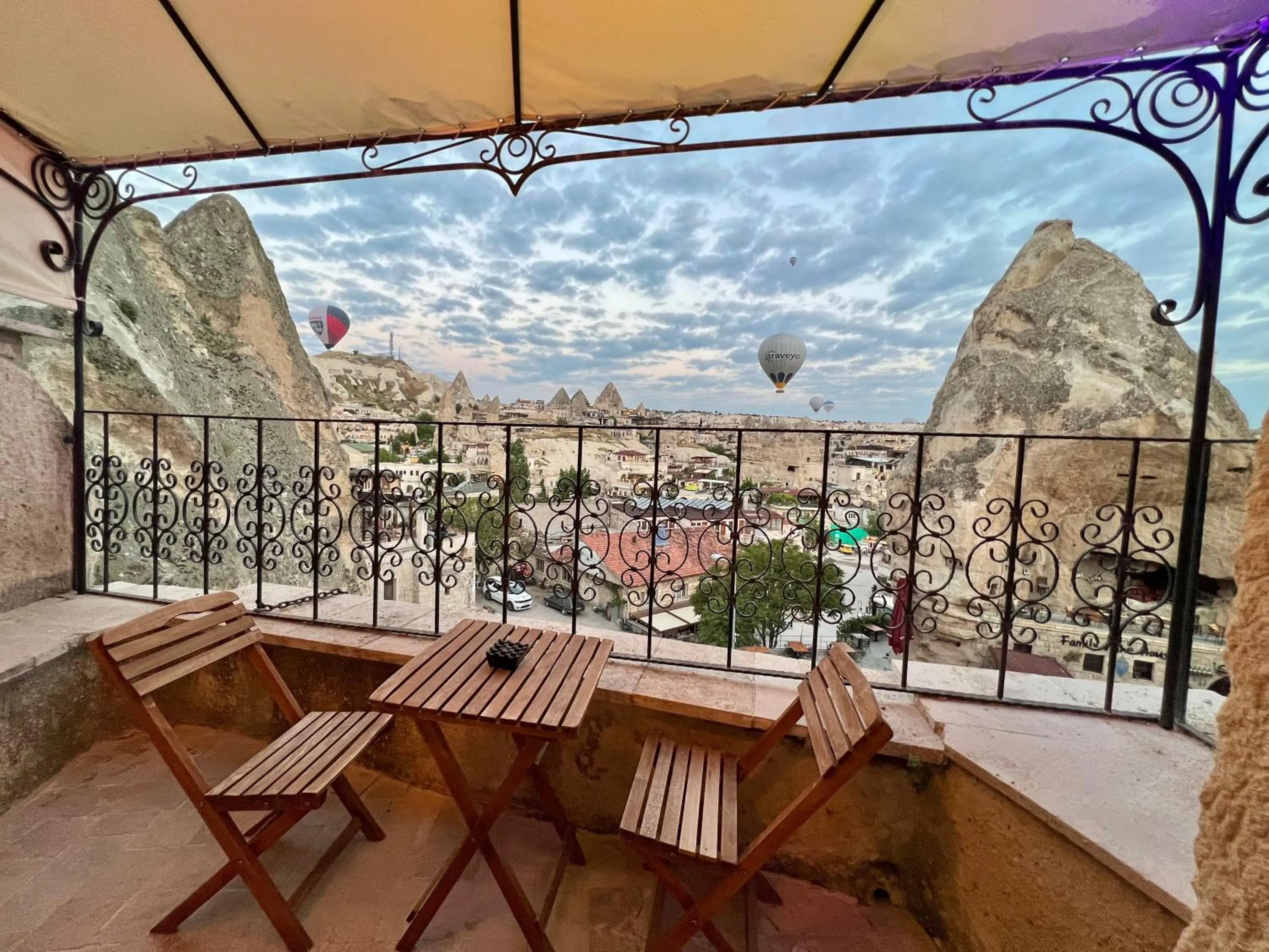 Balcony/Terrace in Castle Cave Hotel