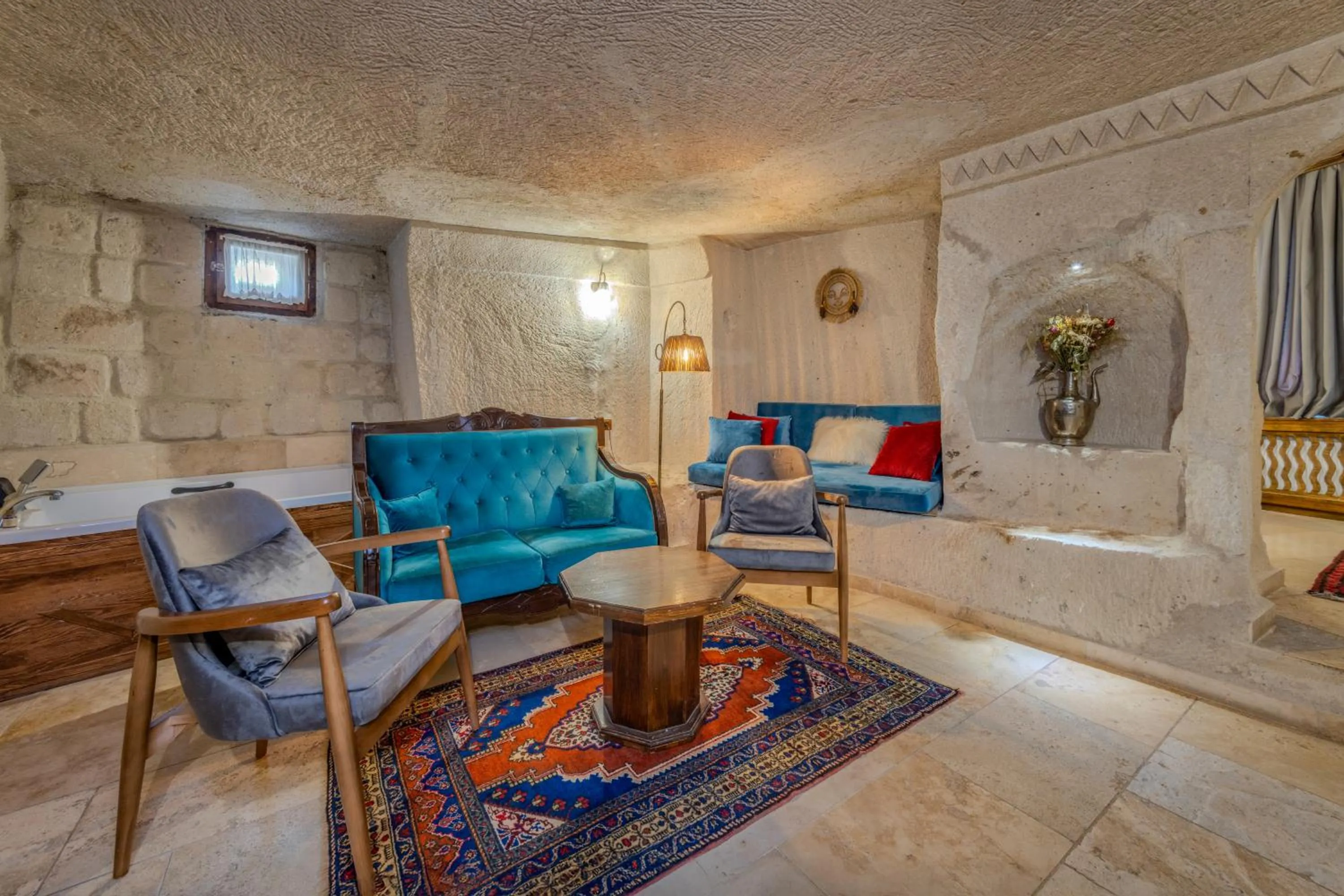 Living room in Castle Cave Hotel