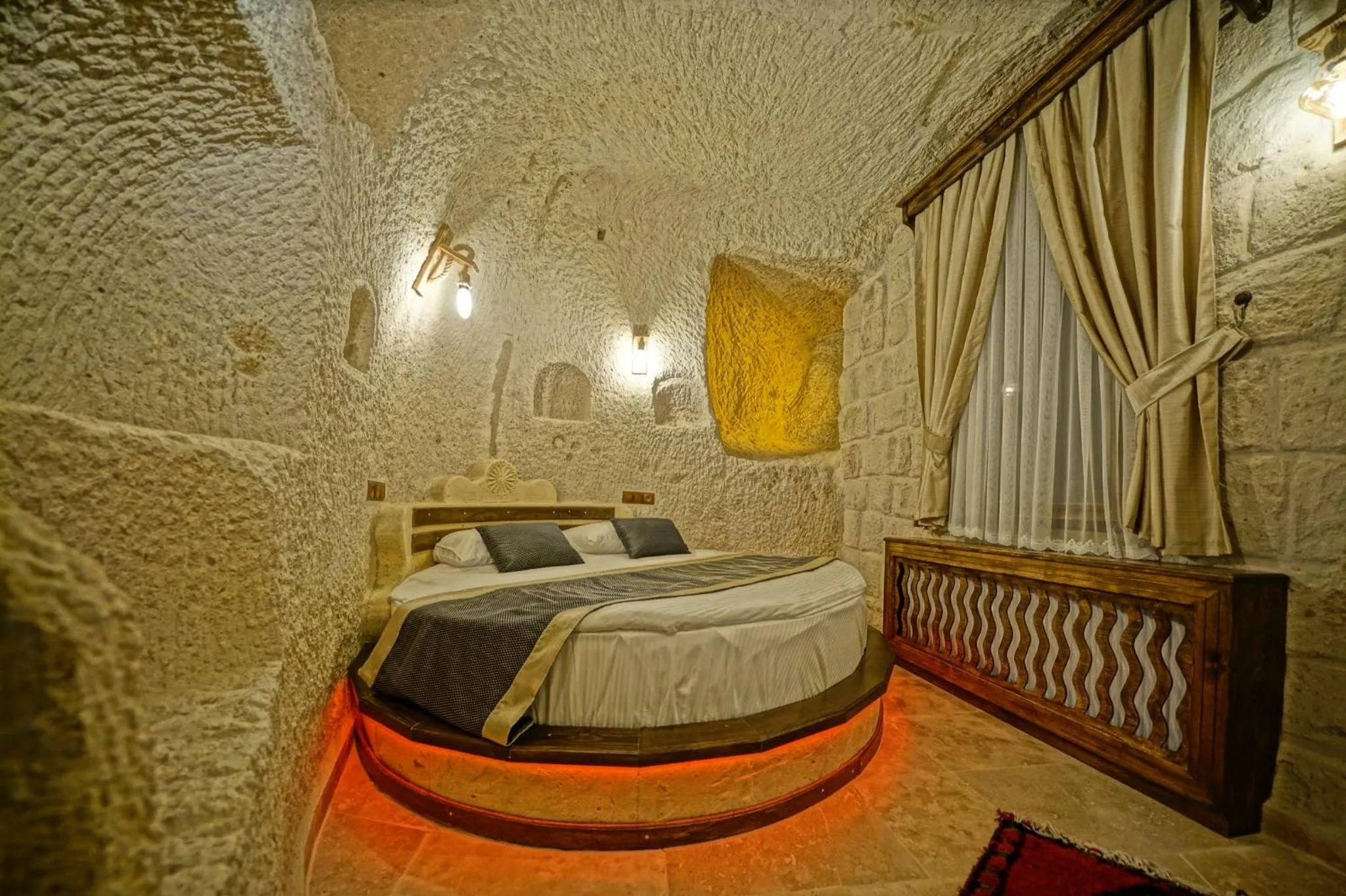 Bed in Castle Cave Hotel
