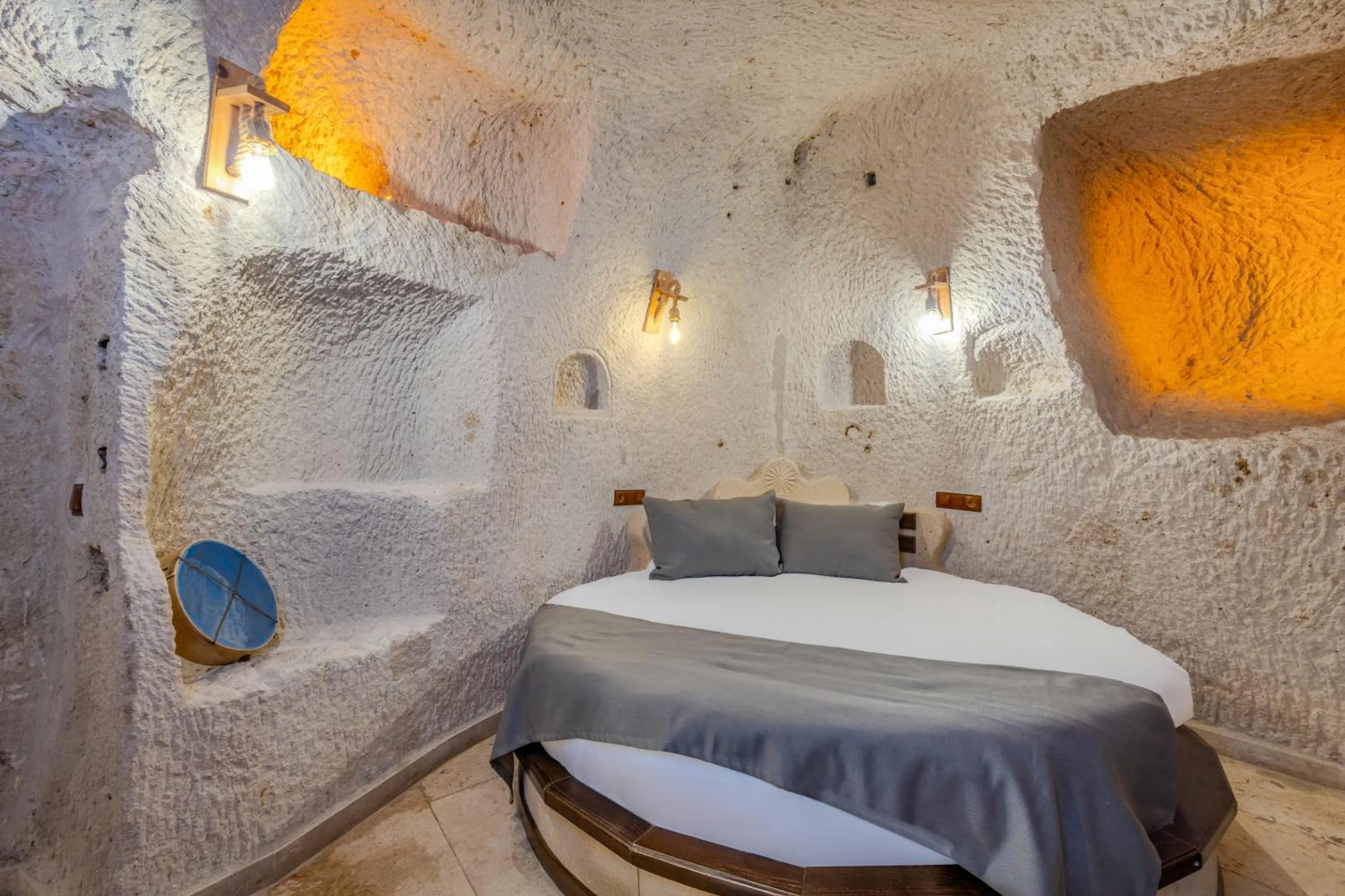 Bed in Castle Cave Hotel