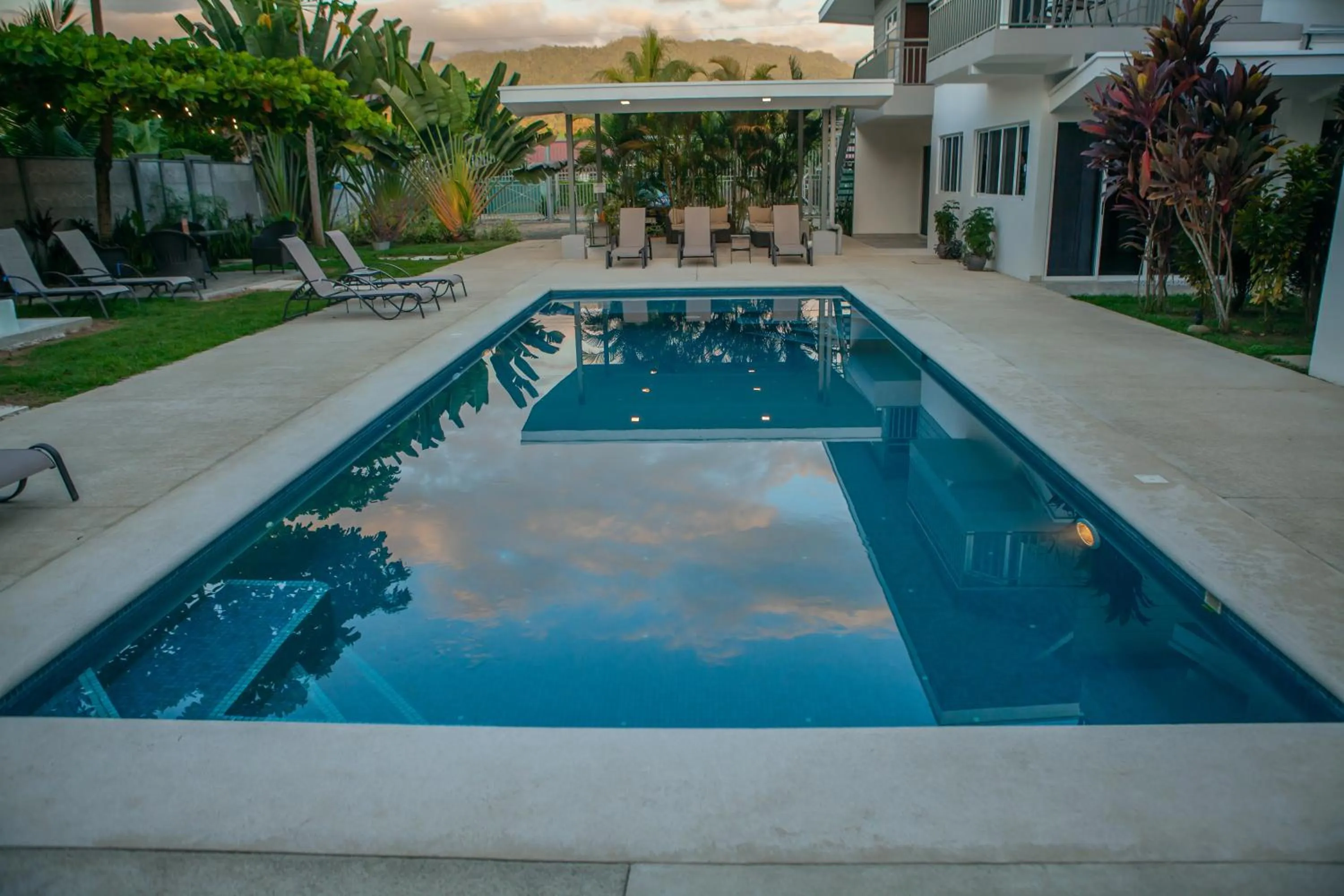Swimming pool in Uvita Paradise