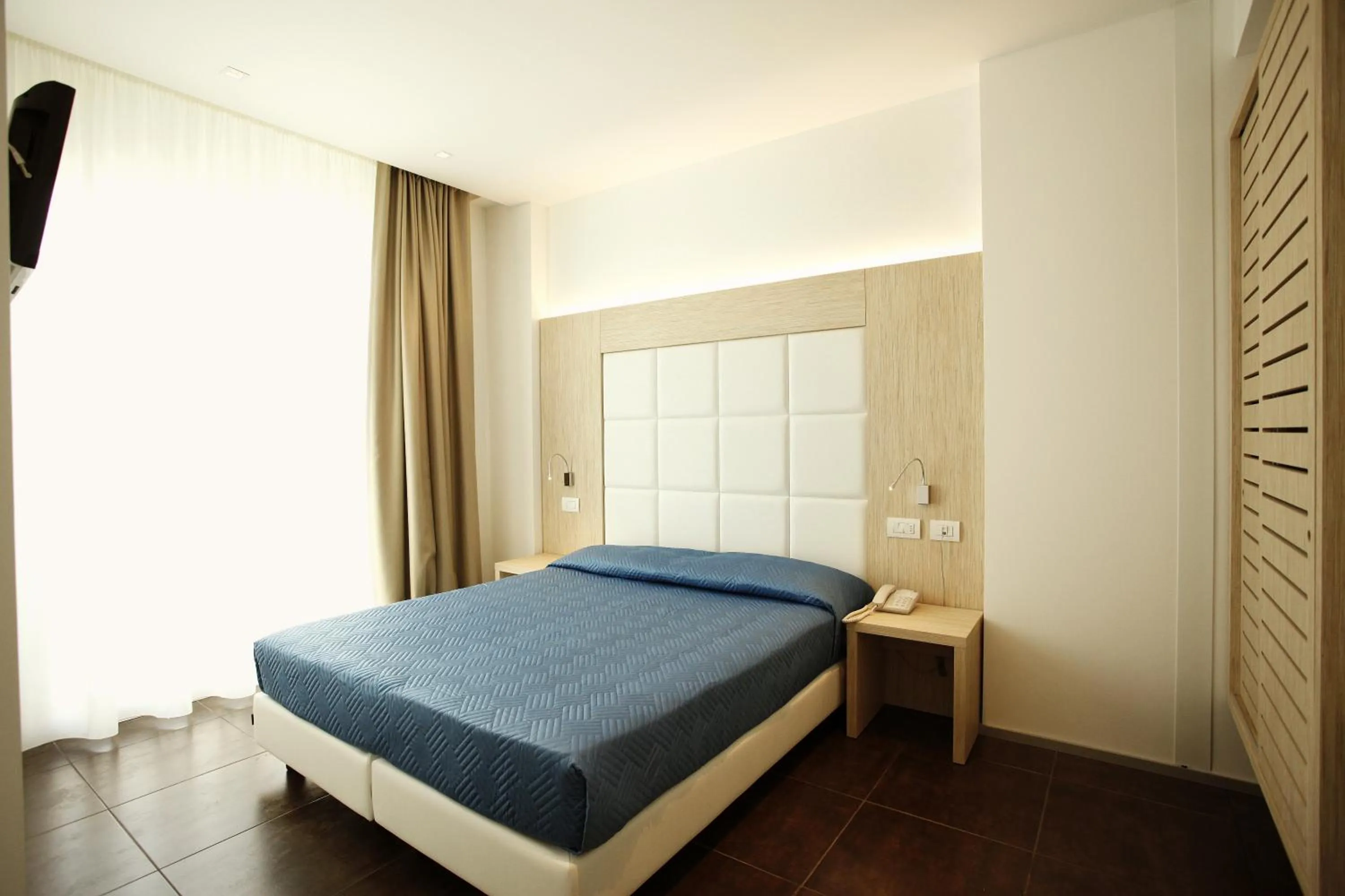 Italian breakfast, Bed in Hotel Fantasy