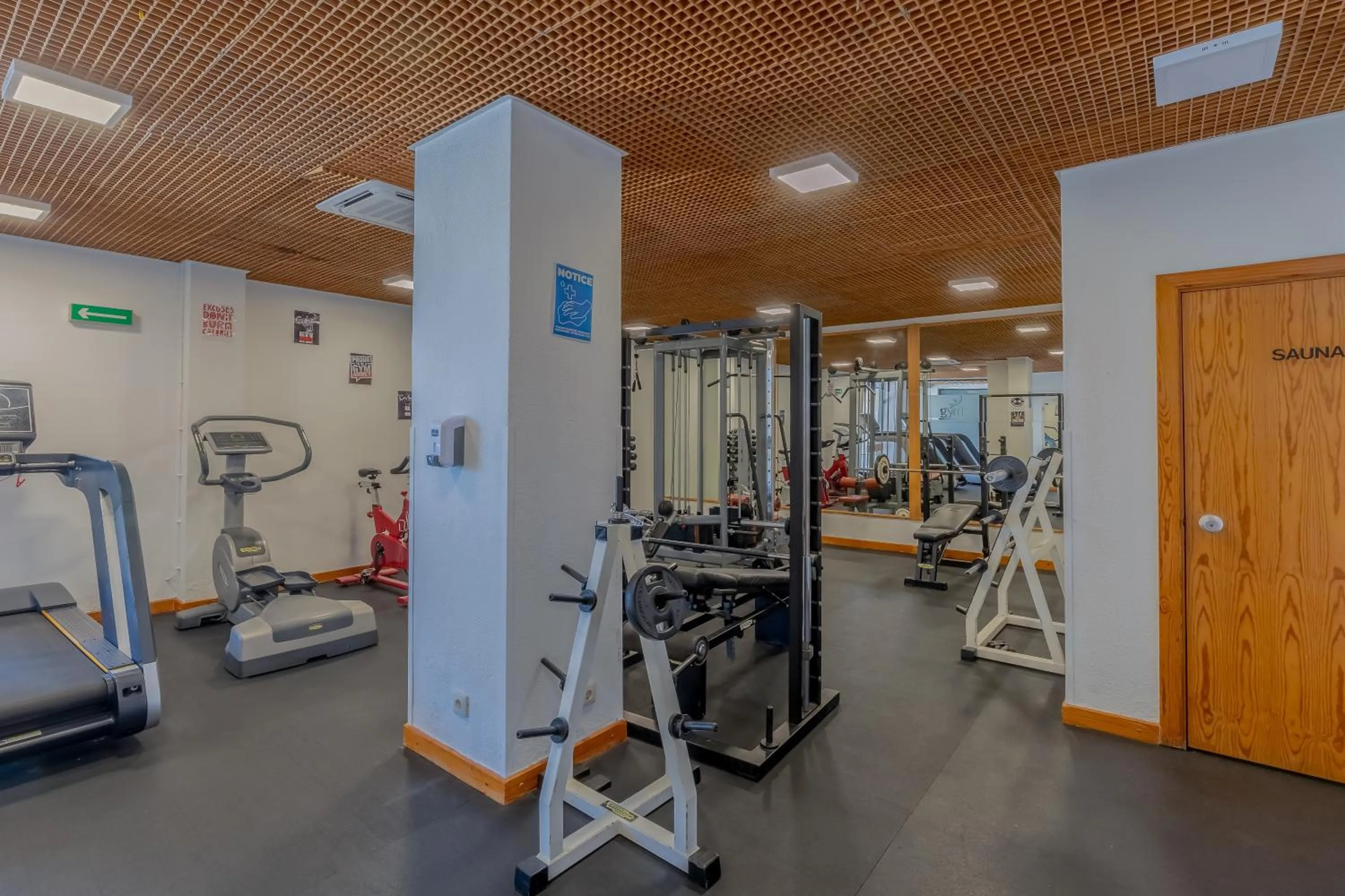 Fitness centre/facilities in Muthu Oura Praia Hotel