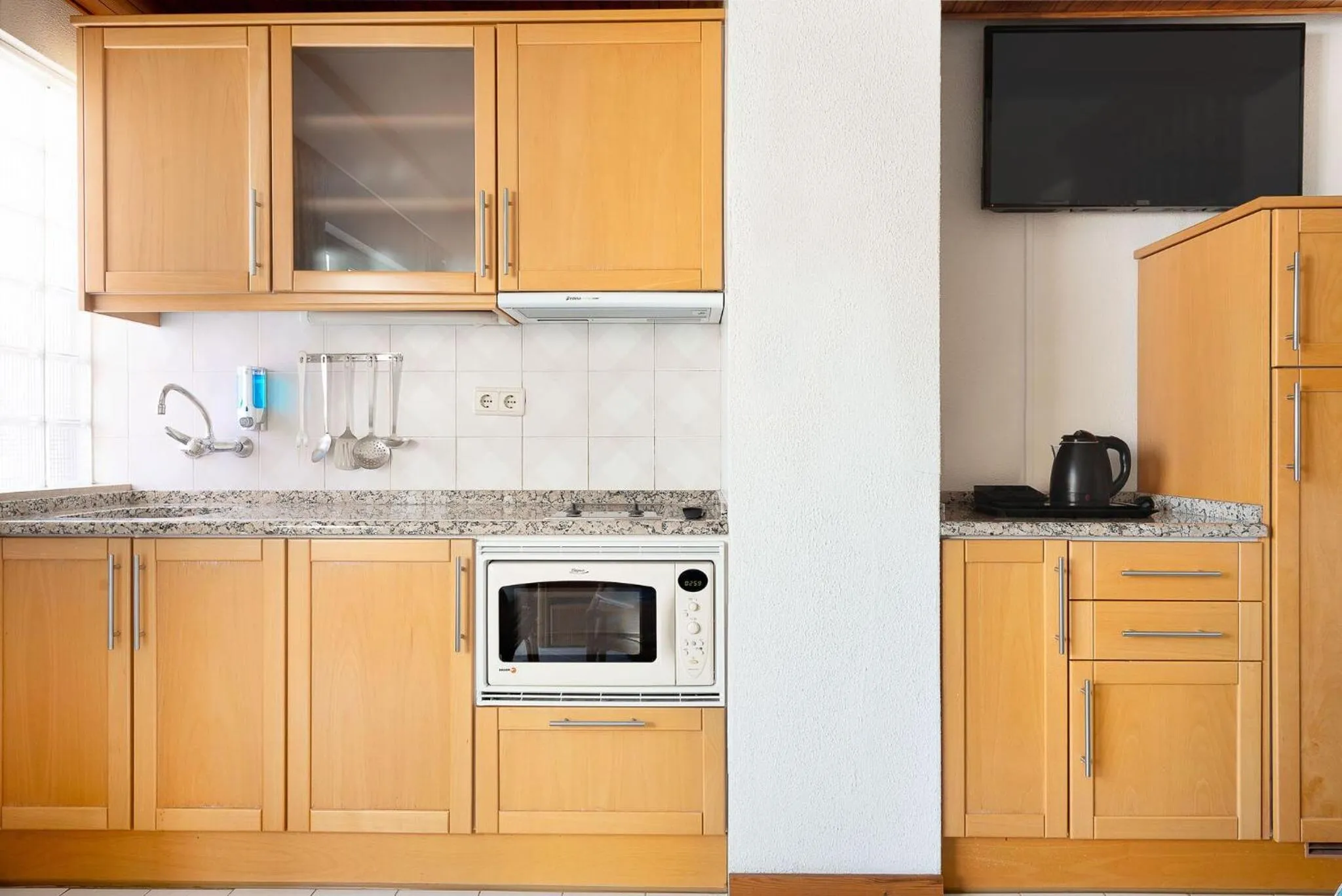 Kitchen or kitchenette in Muthu Oura Praia Hotel