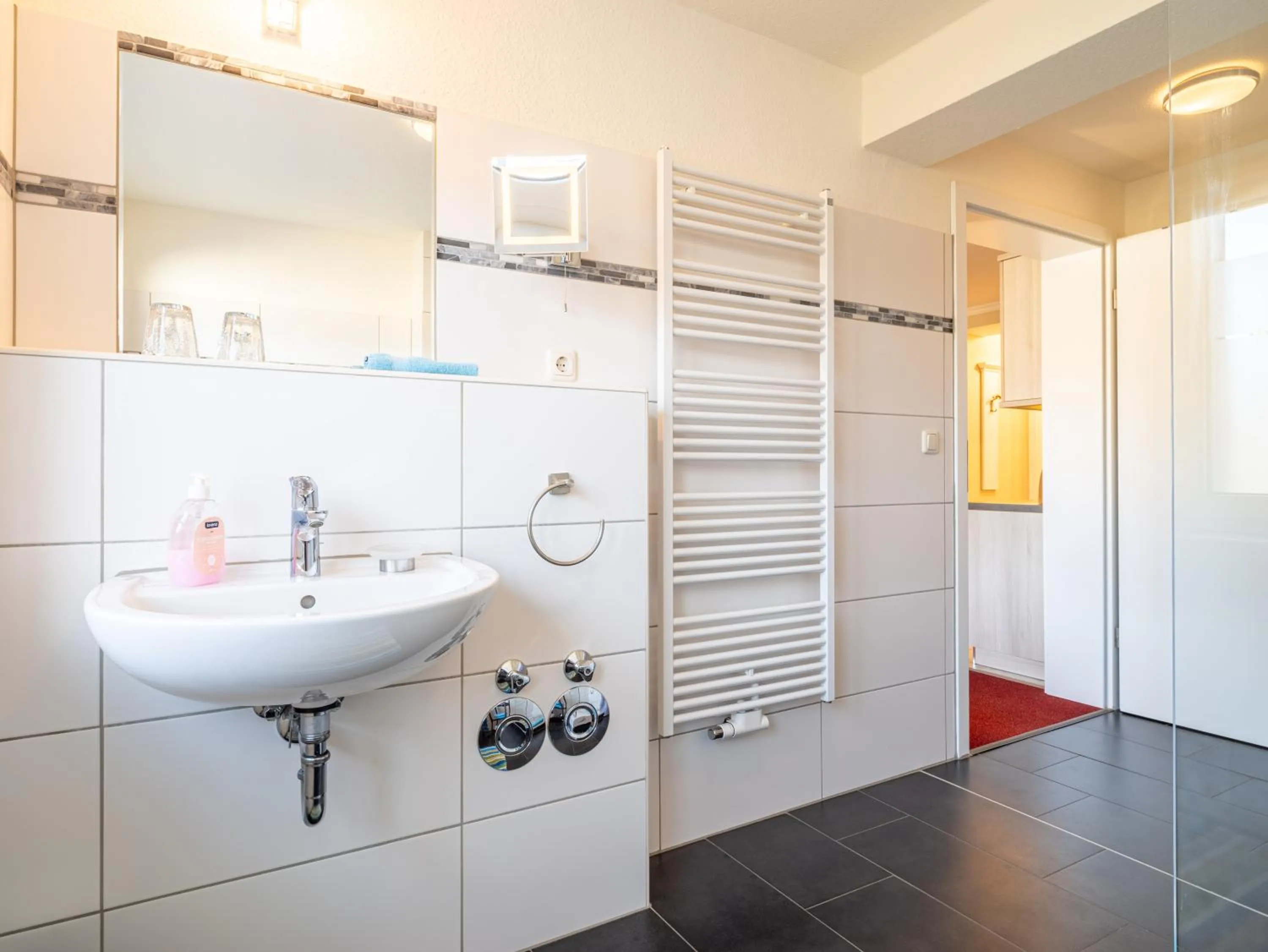 Shower in Hotel Stone