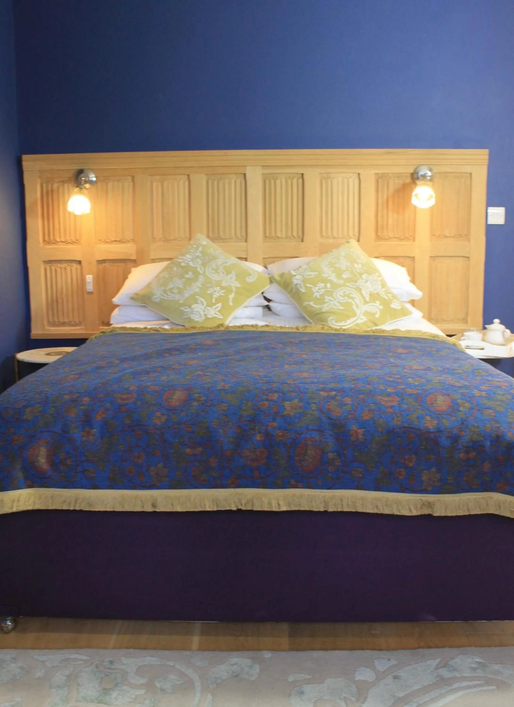 Bedroom, Bed in The Lodge at Hemingford Grey House