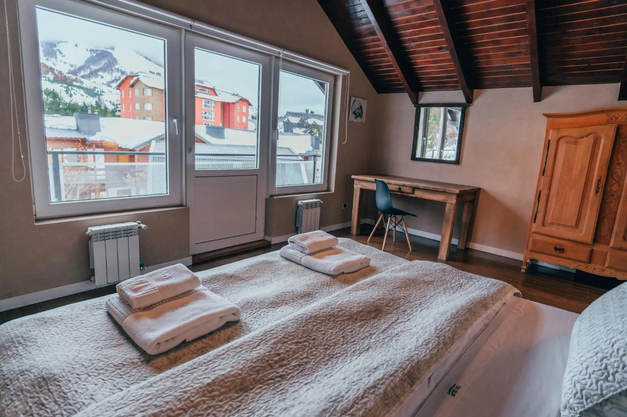 Bedroom, Bed in Ski Sur Apartments