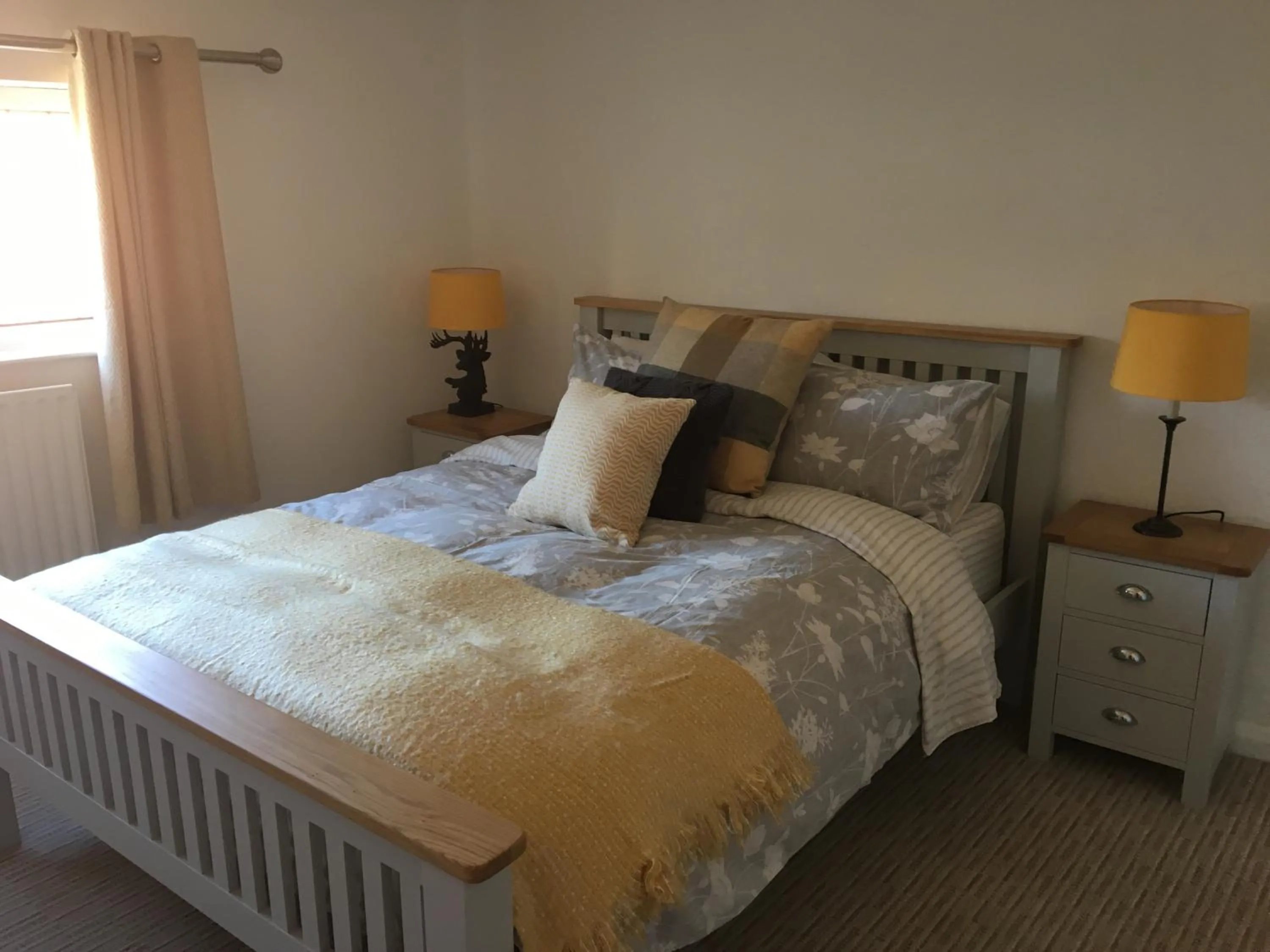 Photo of the whole room, Bed in Ye Olde Saddlery B&B