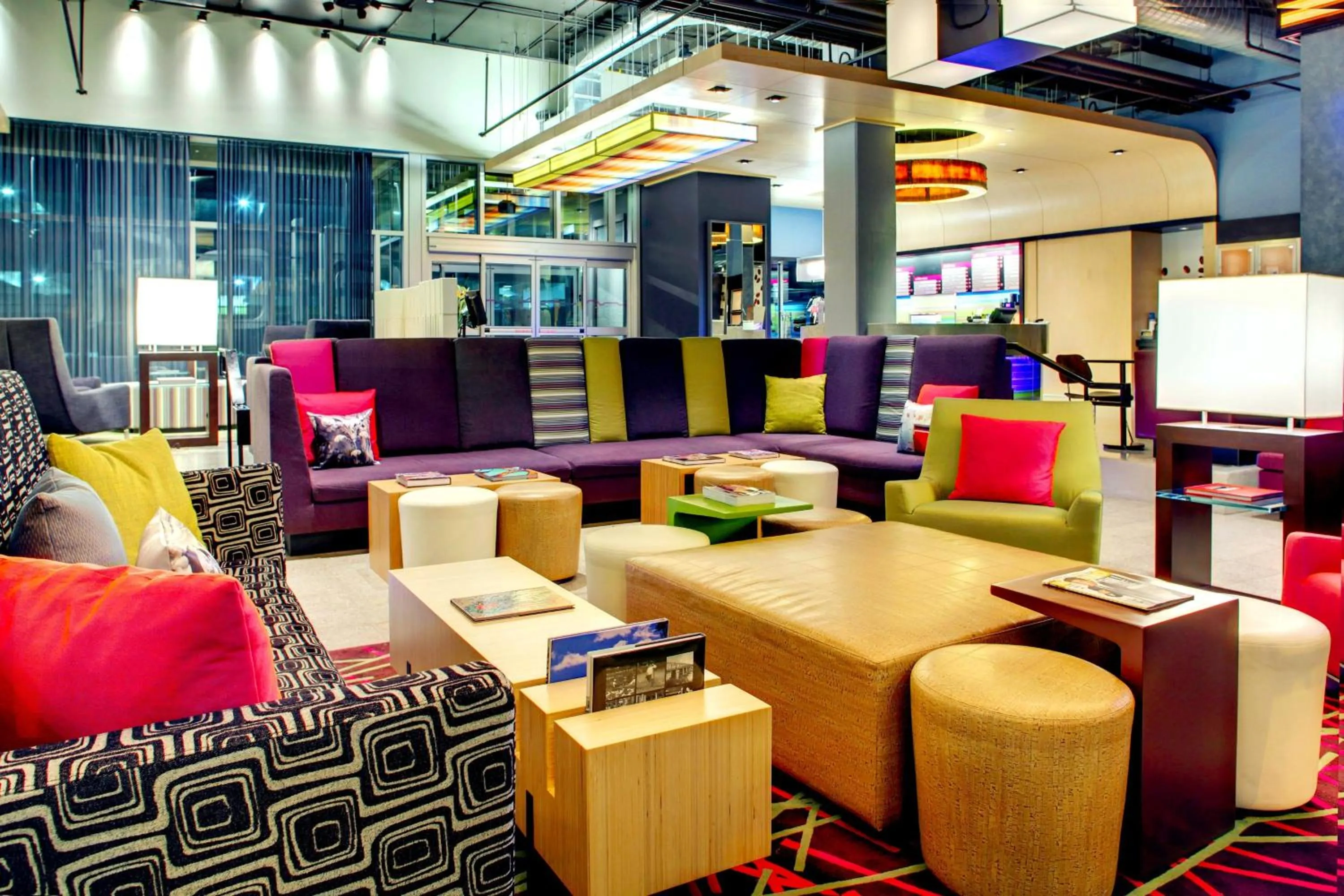 Lounge or bar in Aloft Austin at The Domain