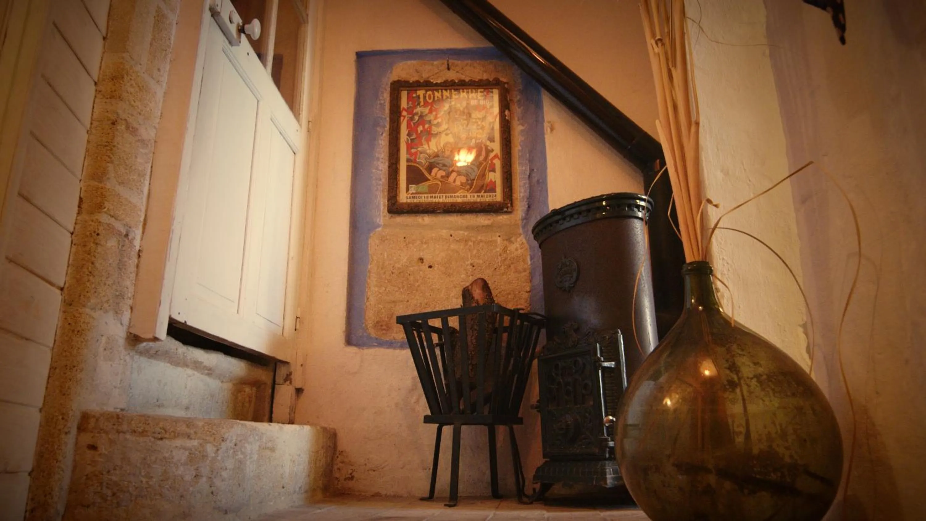 fireplace in Les chambres d'Elise