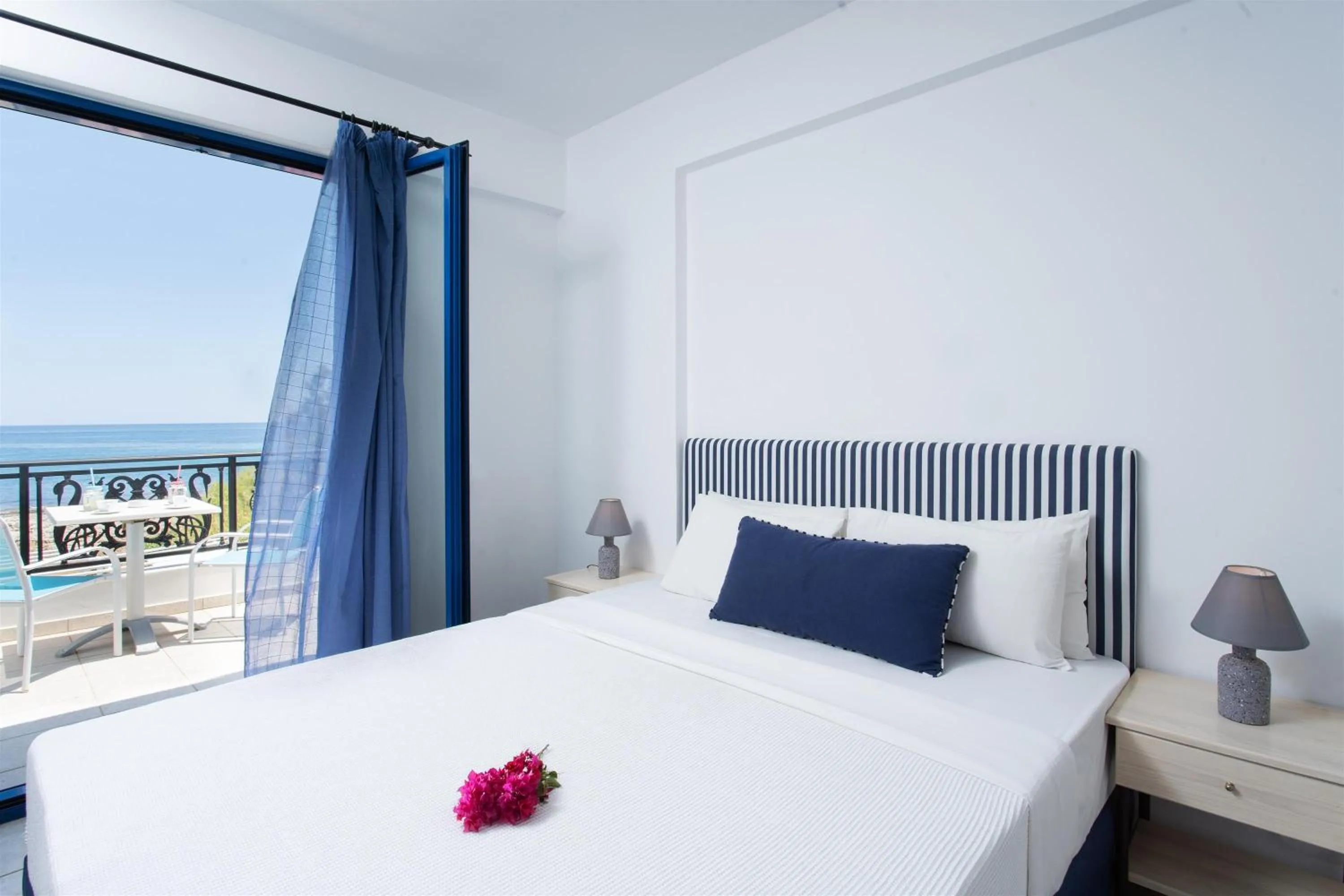 Bed in Venti Seaside Adult Hotel