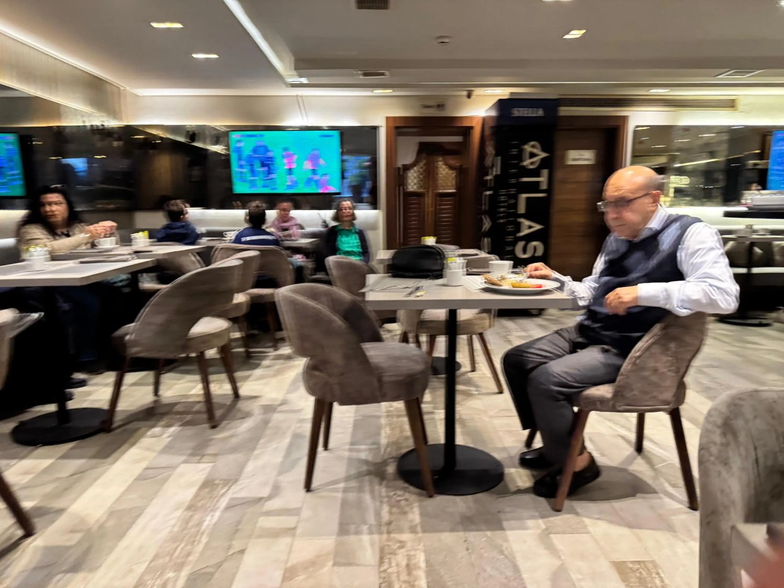 Restaurant/places to eat in Atlas International Hotels