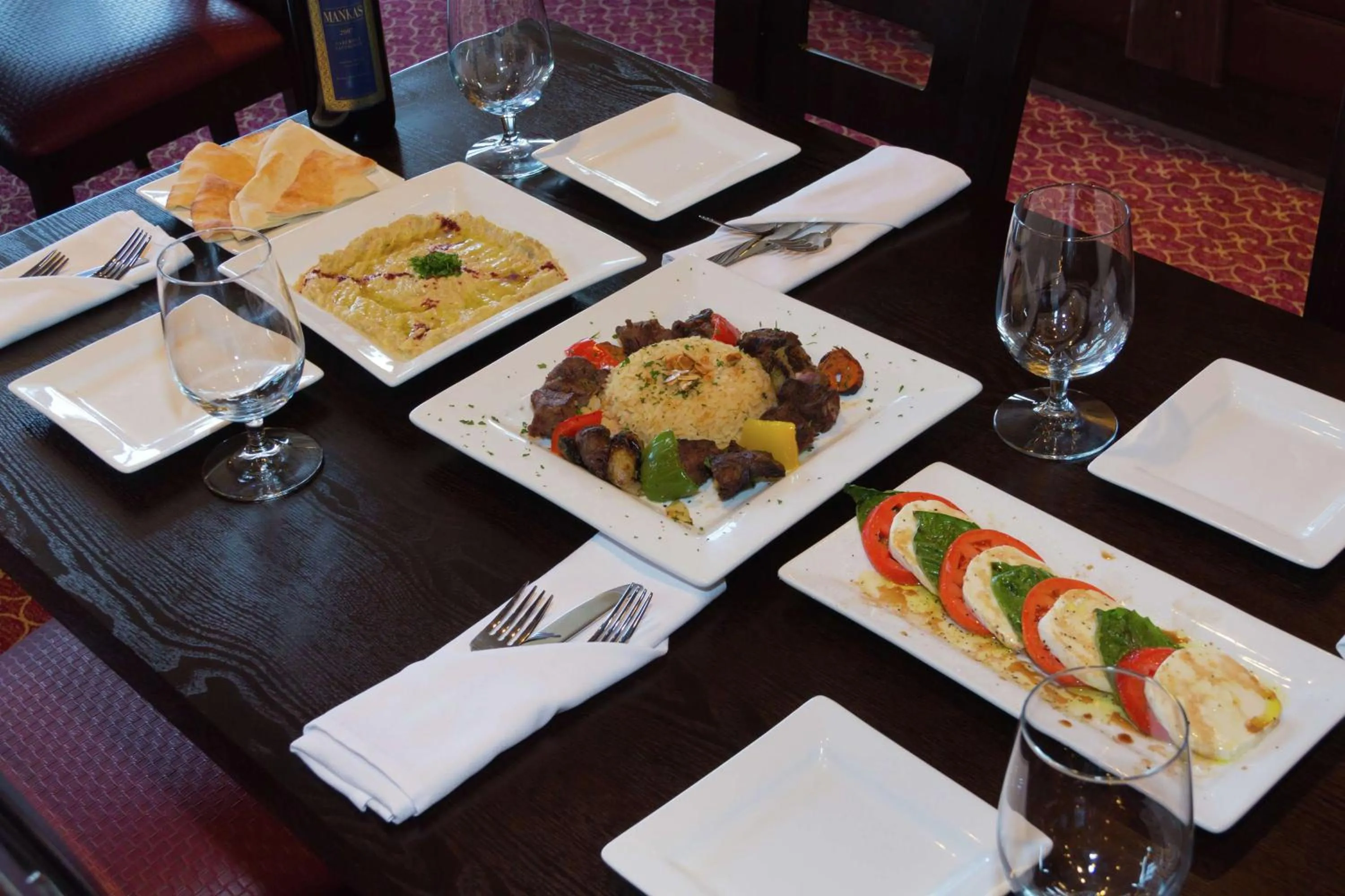 Restaurant/places to eat in The Tudor Arms Hotel Cleveland - a DoubleTree by Hilton